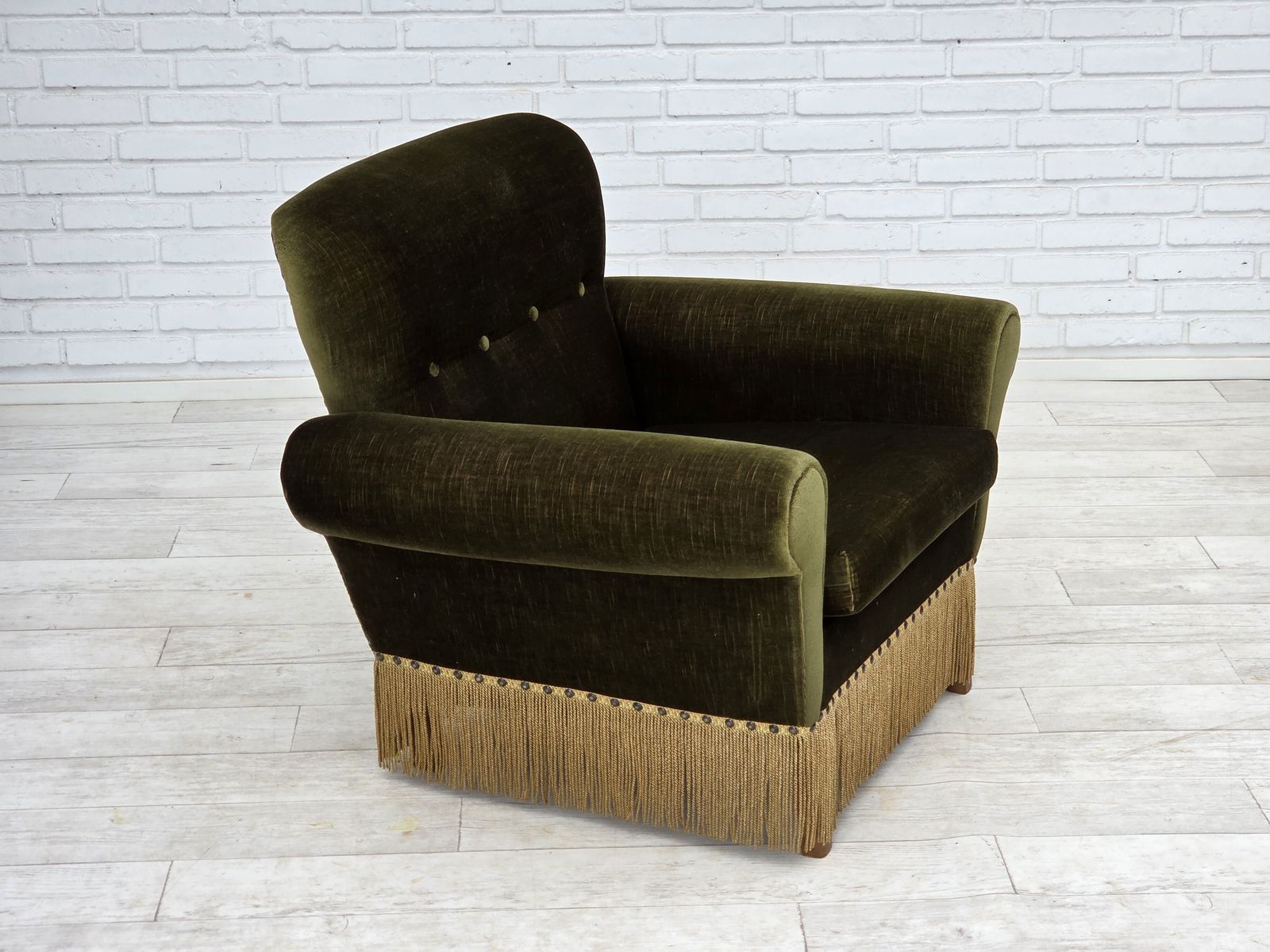 1050.0 Jaren 1970, Deense Loungestoel, Laag Model, Meubelvelours, Essenhout Poten. photo