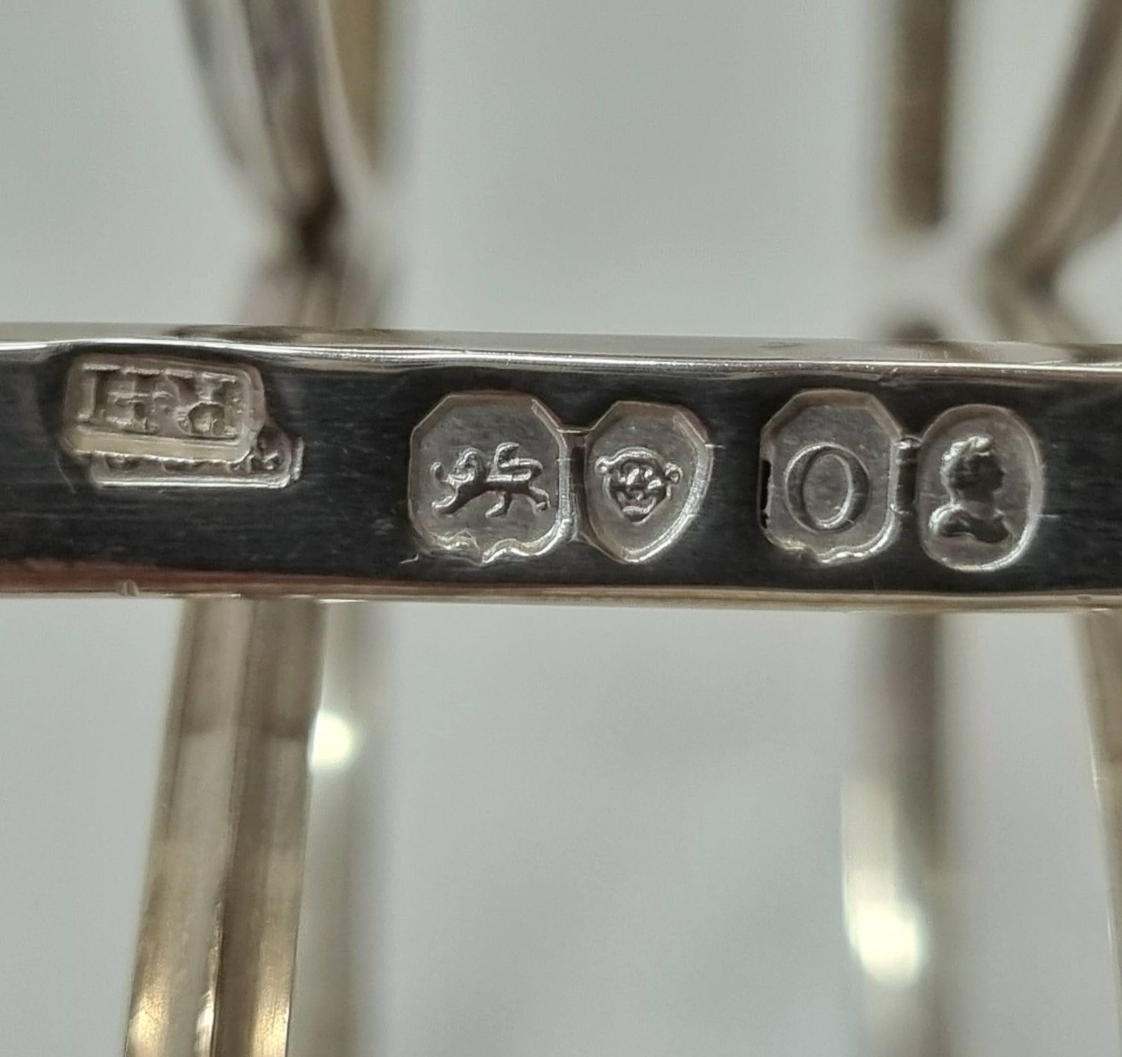 Home Decor A Very Fine Georgian Sterling Silver Six Slice Toast Rack, By Robert Hennell II And Fully Hallmarked For The London Assay Office 1829, 289g. photo