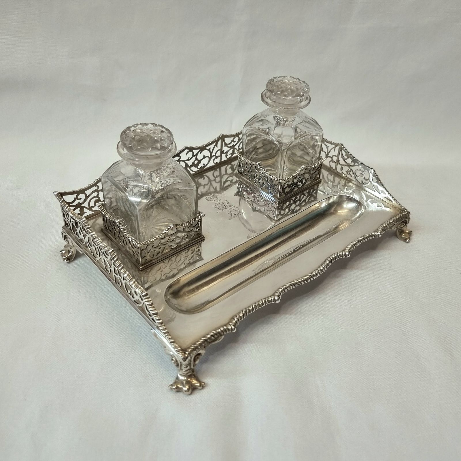 photo furniture An Eye Catching Antique Victorian Sterling Silver Inkstand By John W. Figg, London 1884, With An Interesting Aristocratic Armorial Device.