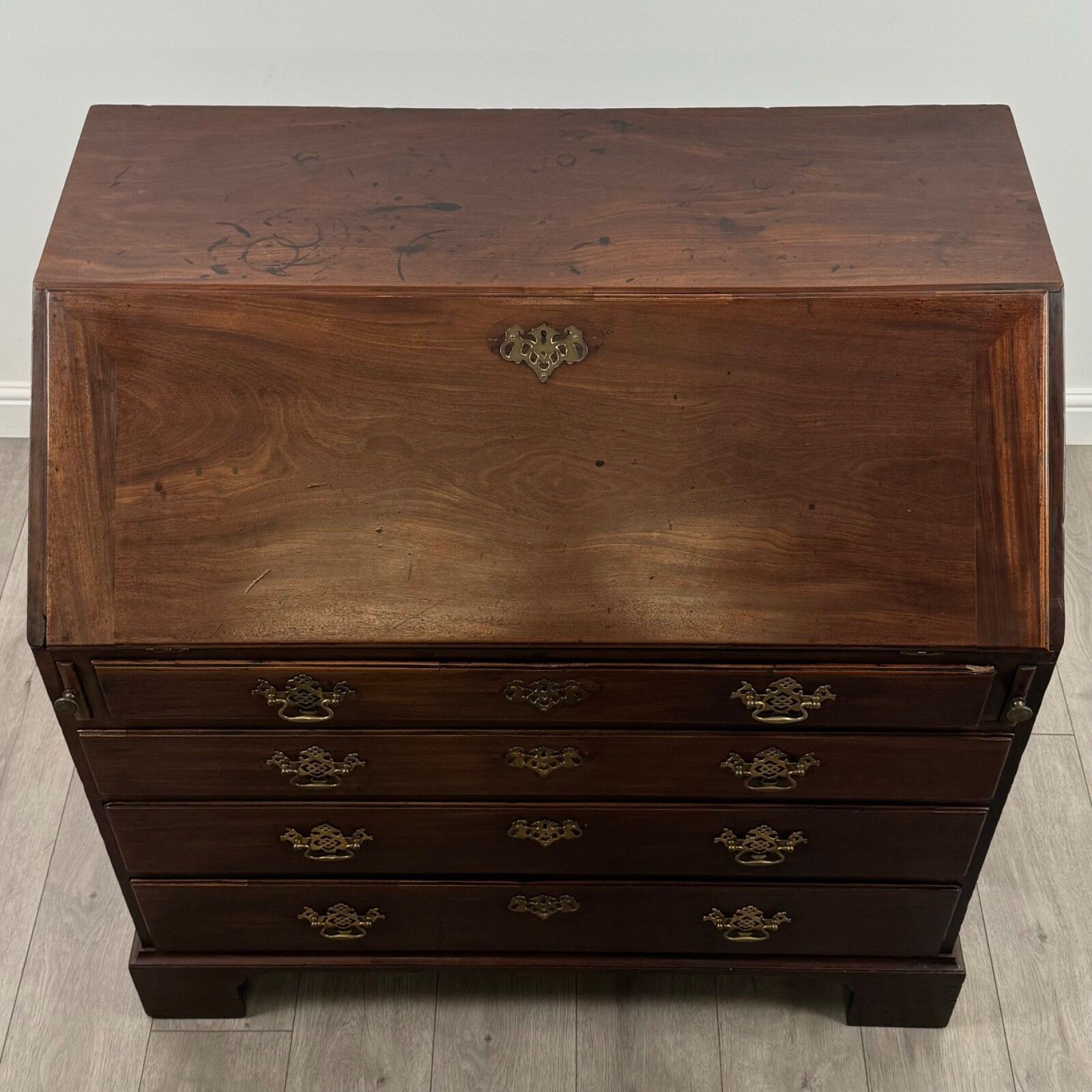 photo for sale Antique 18th Century Fine Quality Bureau In Mahogany