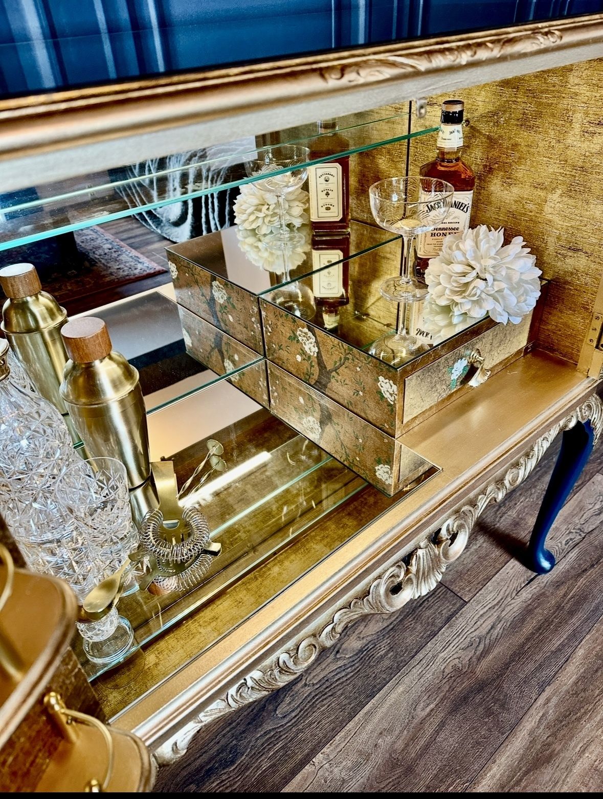 Luxury Edition Gold Chinoiserie Drinks Cabinet / Cocktail Cabinet/ Queen Anne Cabinet photo furniture