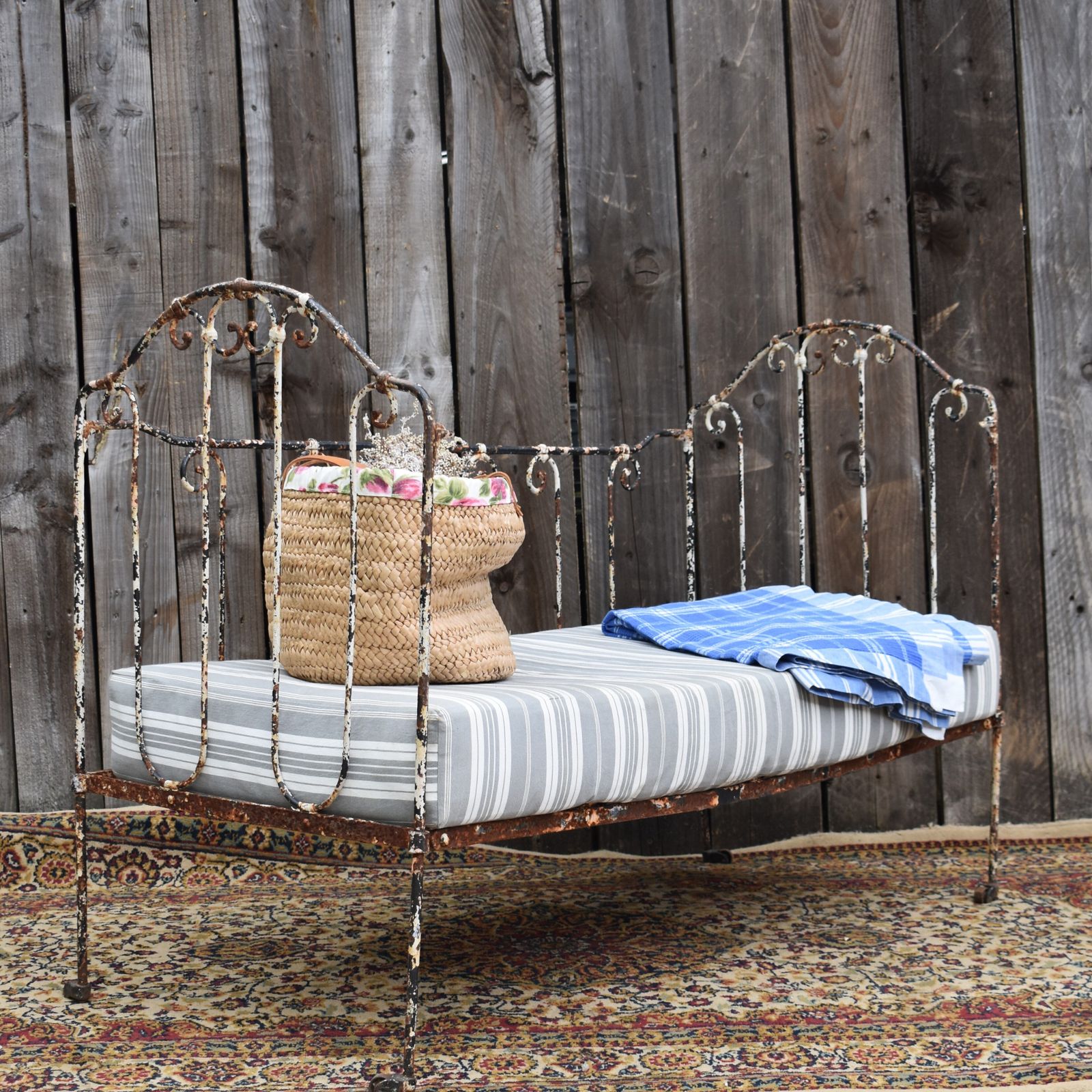 Antique French Wrought Iron White Chippy Paint Day Bed Cot Garden Bench Seat
