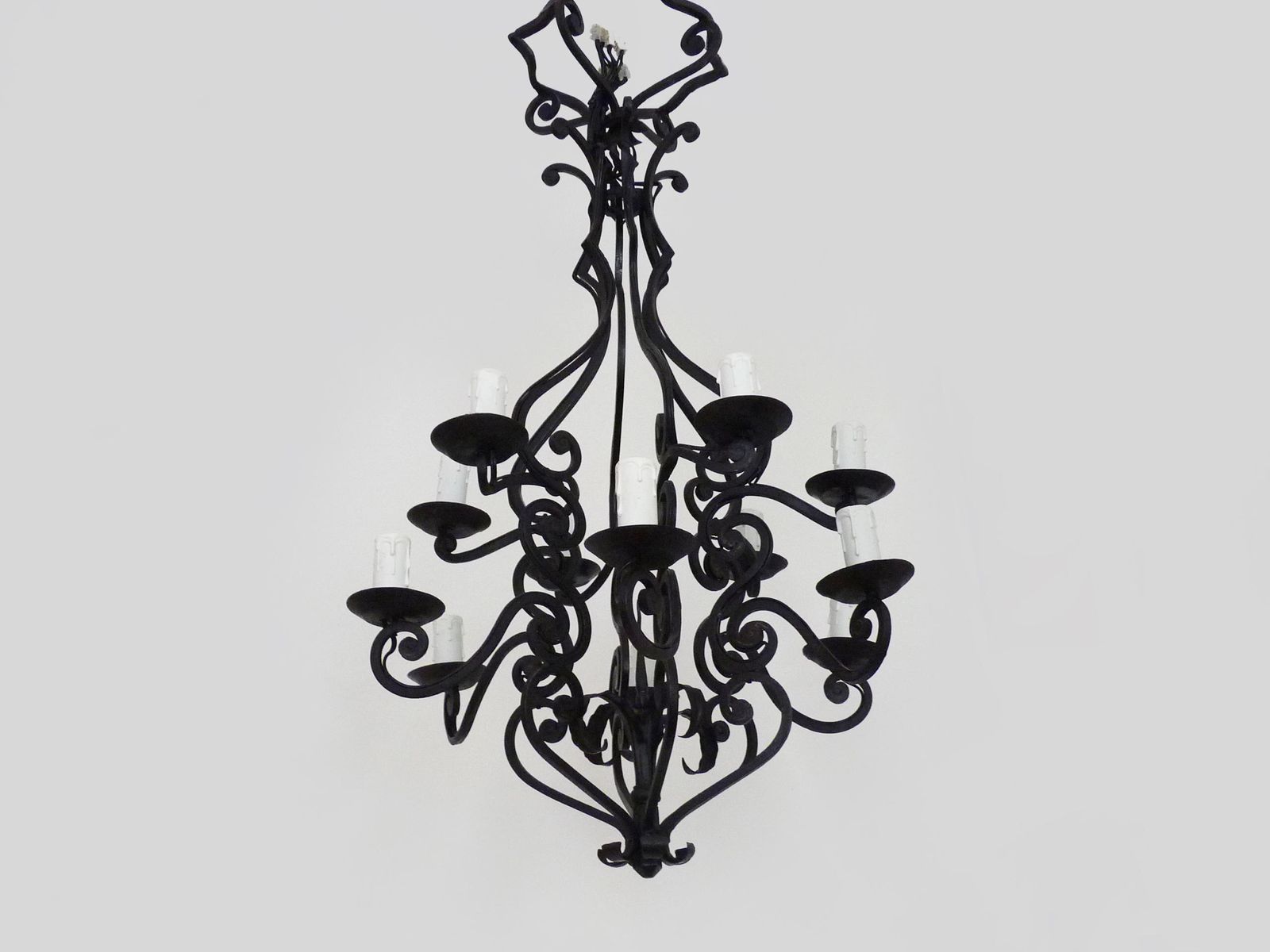 Large 12 Light Wrought Iron Entryway Or Living Room Chandelier. 1960s 1970s photo Lighting