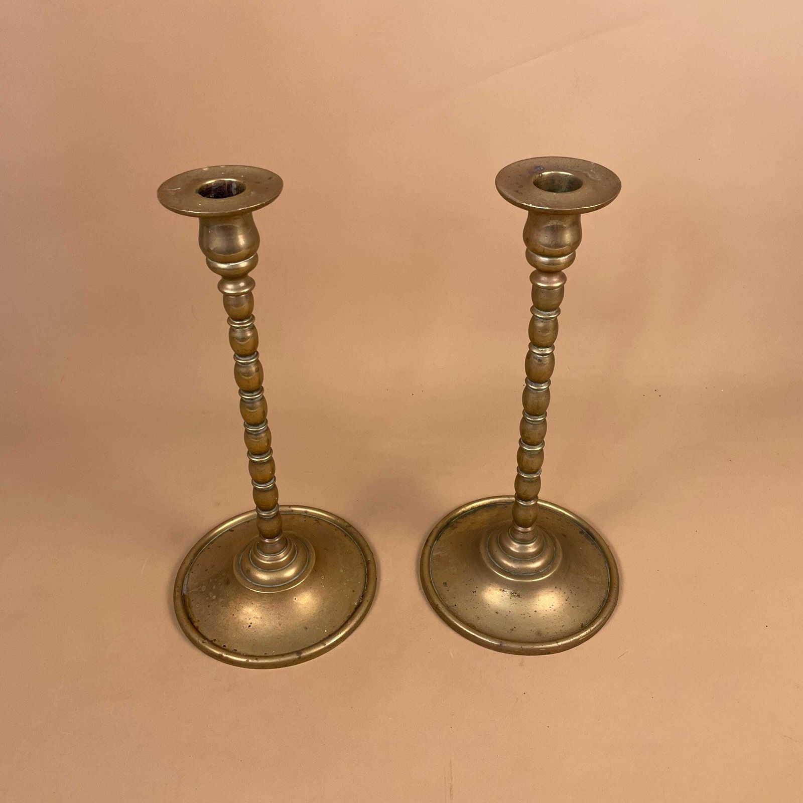 Antique Matching Pair Of Gold Brass Metal Candlestick Candle Stick Vintage Taper Dinner Candlesticks Column Pillar Round Base photo vinterior