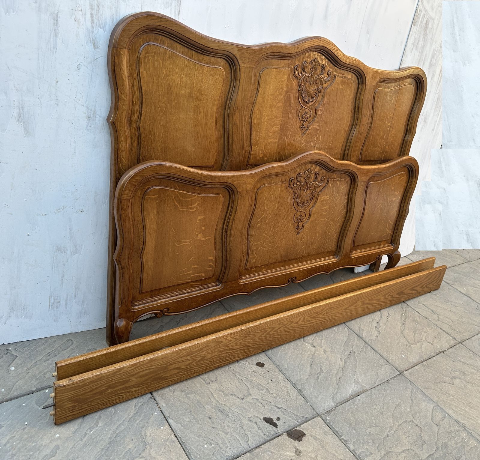 Beautiful French Louis XV Antique Style Oak Double Bed Frame – Great Condition photo 450.0