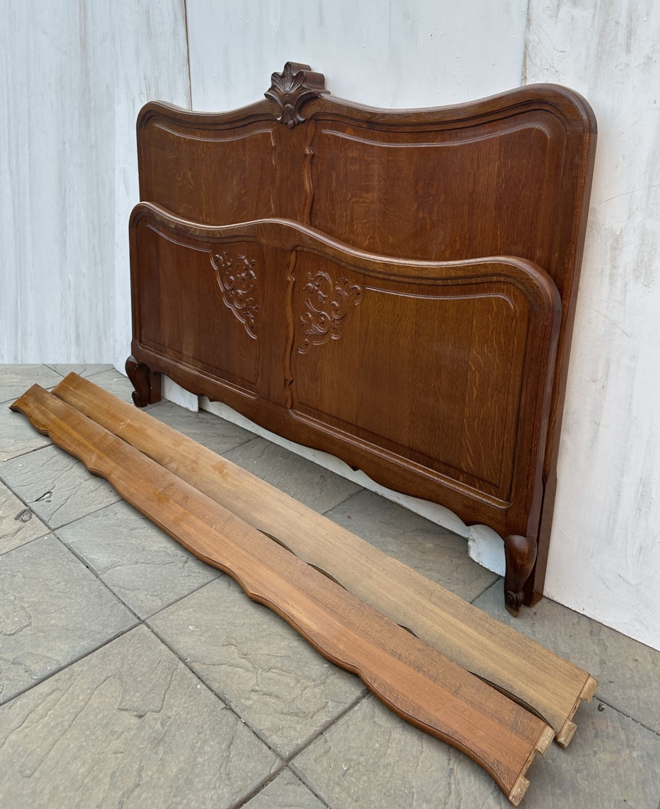 Attractive French Louis XV Antique Style Oak Double Bed Frame – Great Condition photo vinterior