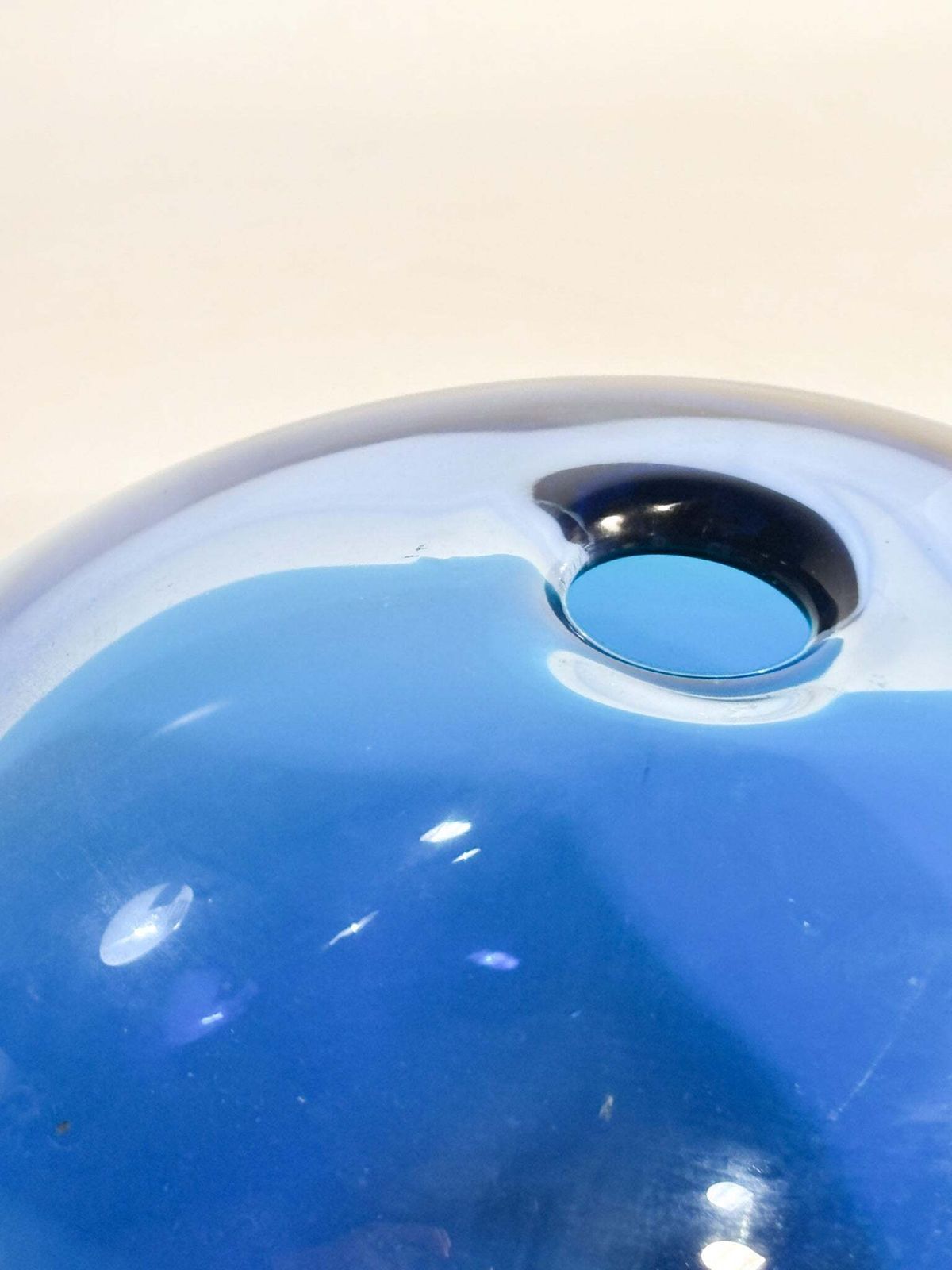 photo furniture Kotilo Vase In Murano Glass By Timo Sarpaneva For Venini From 1994
