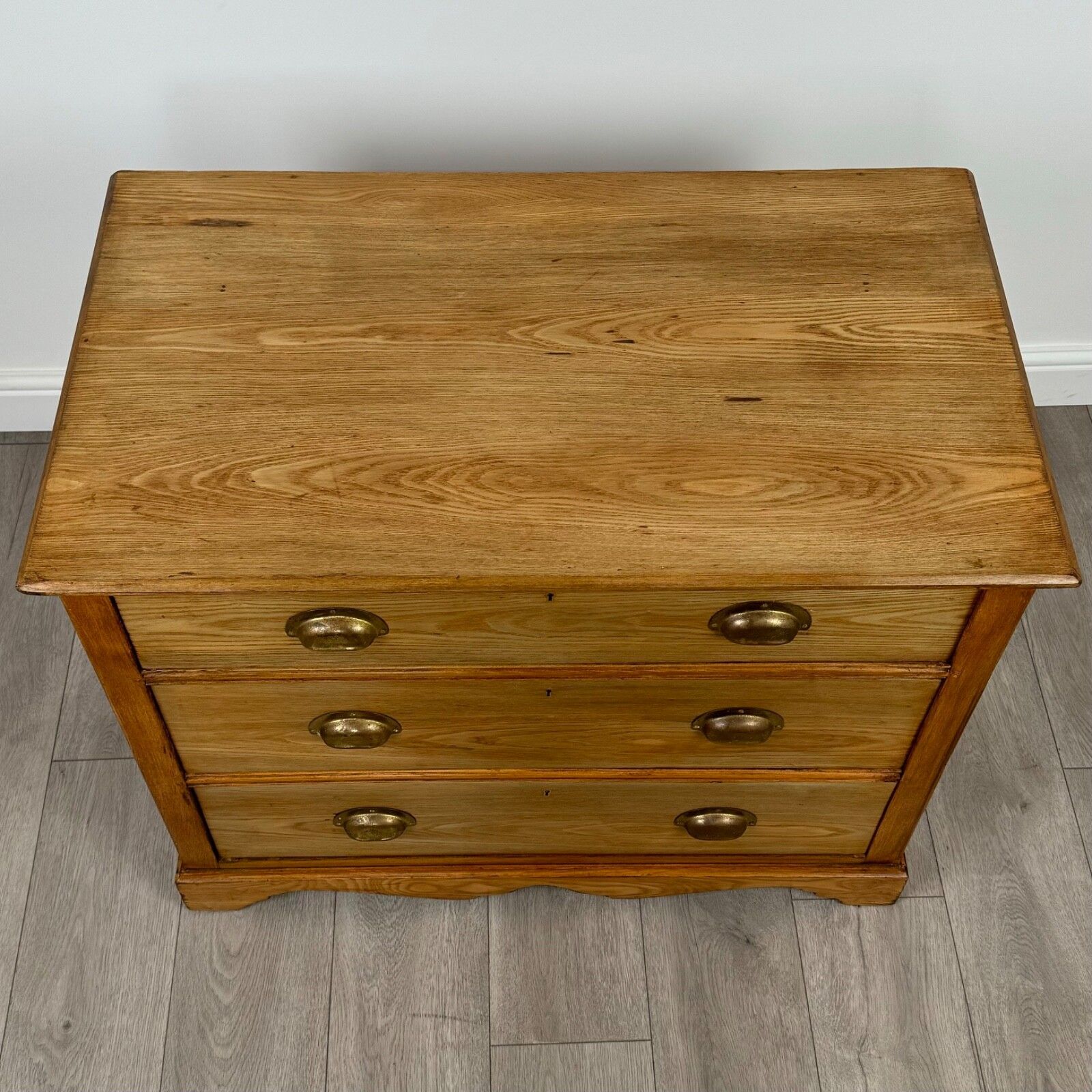 photo furniture Antique 20th Century Fine Quality Ash Chest Of Drawers