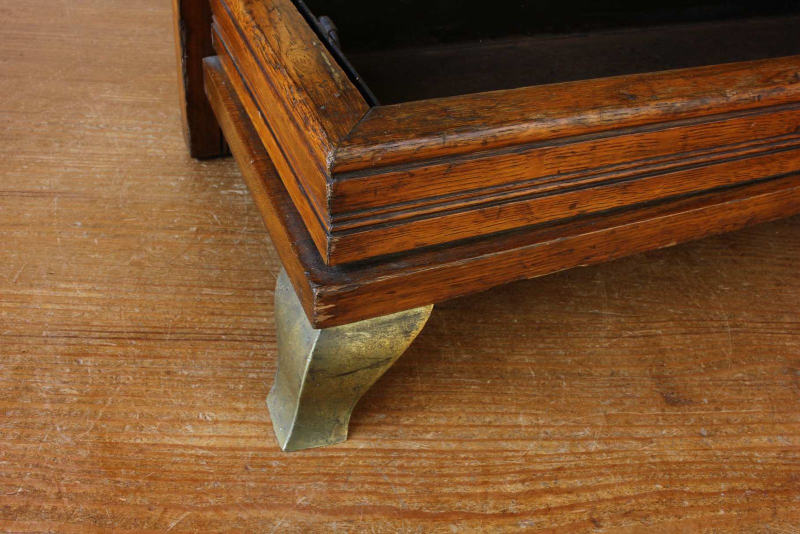James Shoolbred Oak Hall Stick Stand. Arts & Crafts Umbrella Stand Rack. photo 1395.0
