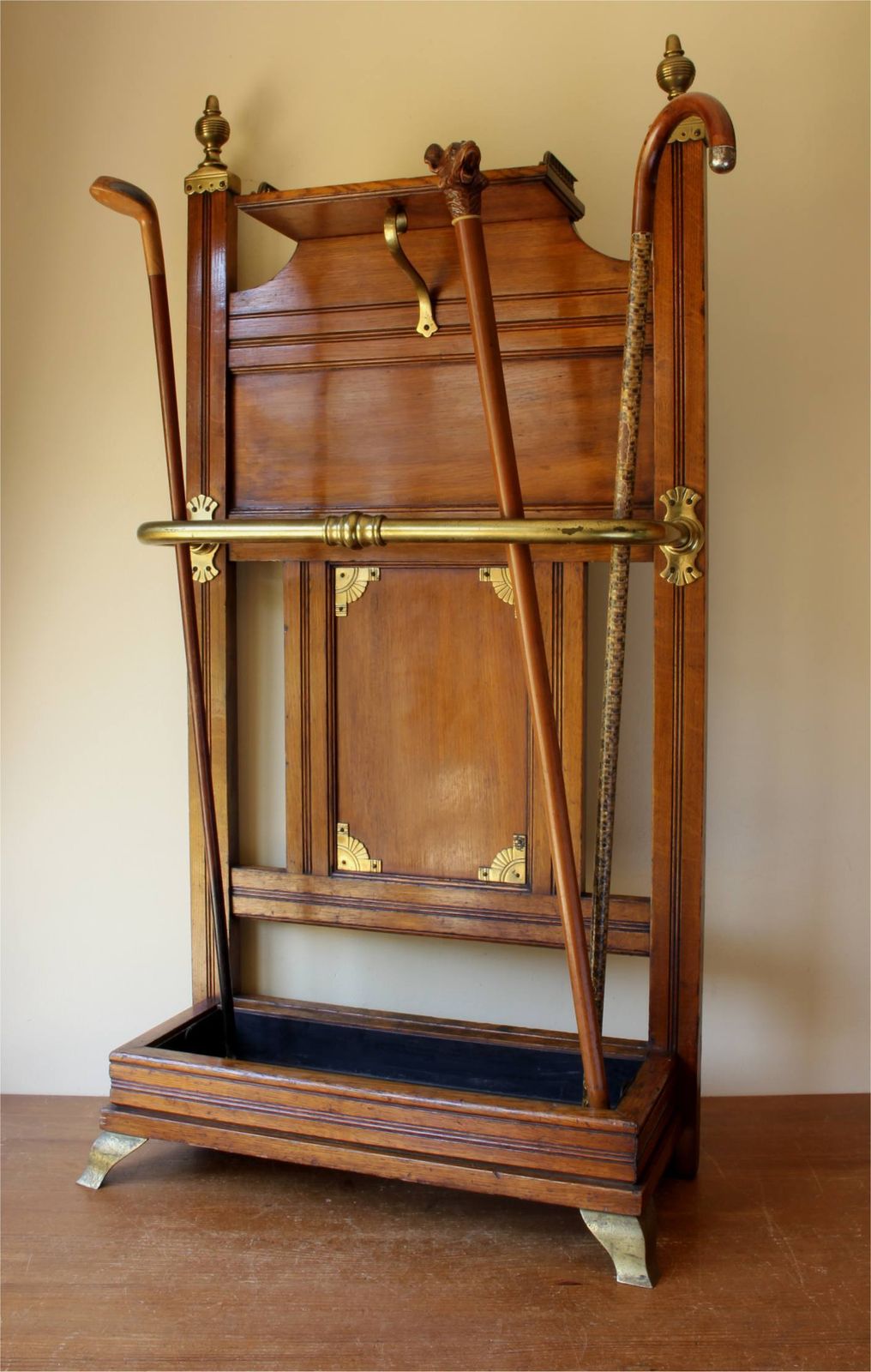 James Shoolbred Oak Hall Stick Stand. Arts & Crafts Umbrella Stand Rack. photo vinterior