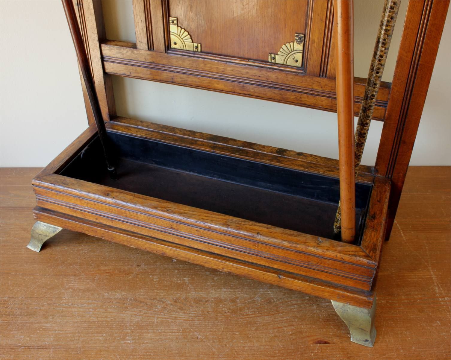 1395.0 James Shoolbred Oak Hall Stick Stand. Arts & Crafts Umbrella Stand Rack. photo