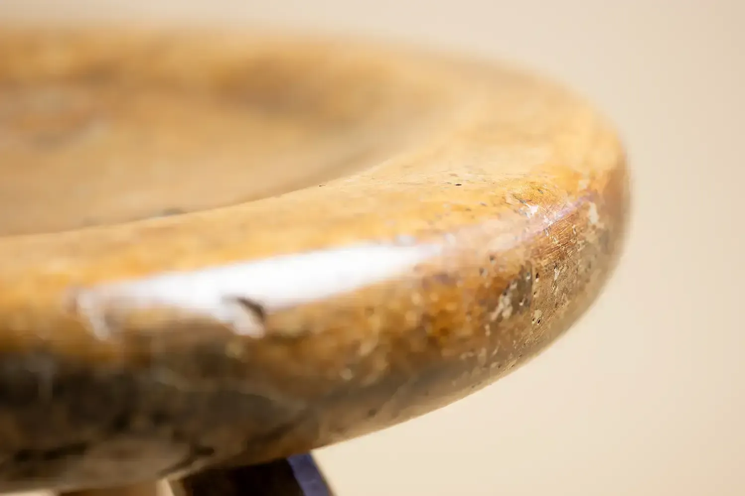 photo furniture Antique 3 Legged Milking Stool – 19th Century Sycamore Milking Stool