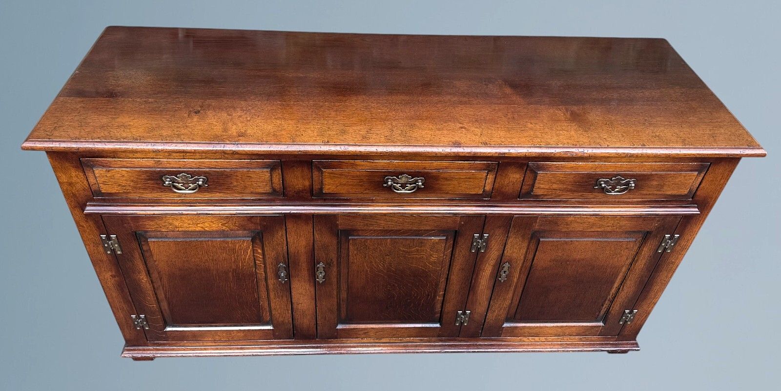 photo vinterior Good Quality Oak Dresser Base