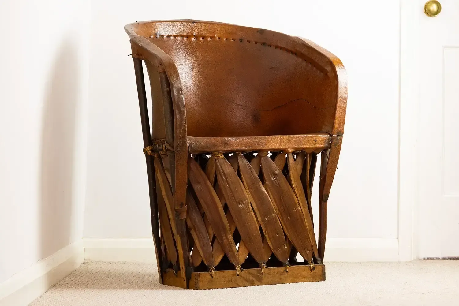 Authentic 1960s Mexican Equipale Tub Chair – Handcrafted Pigskin & Cedar, Jalisco Origin