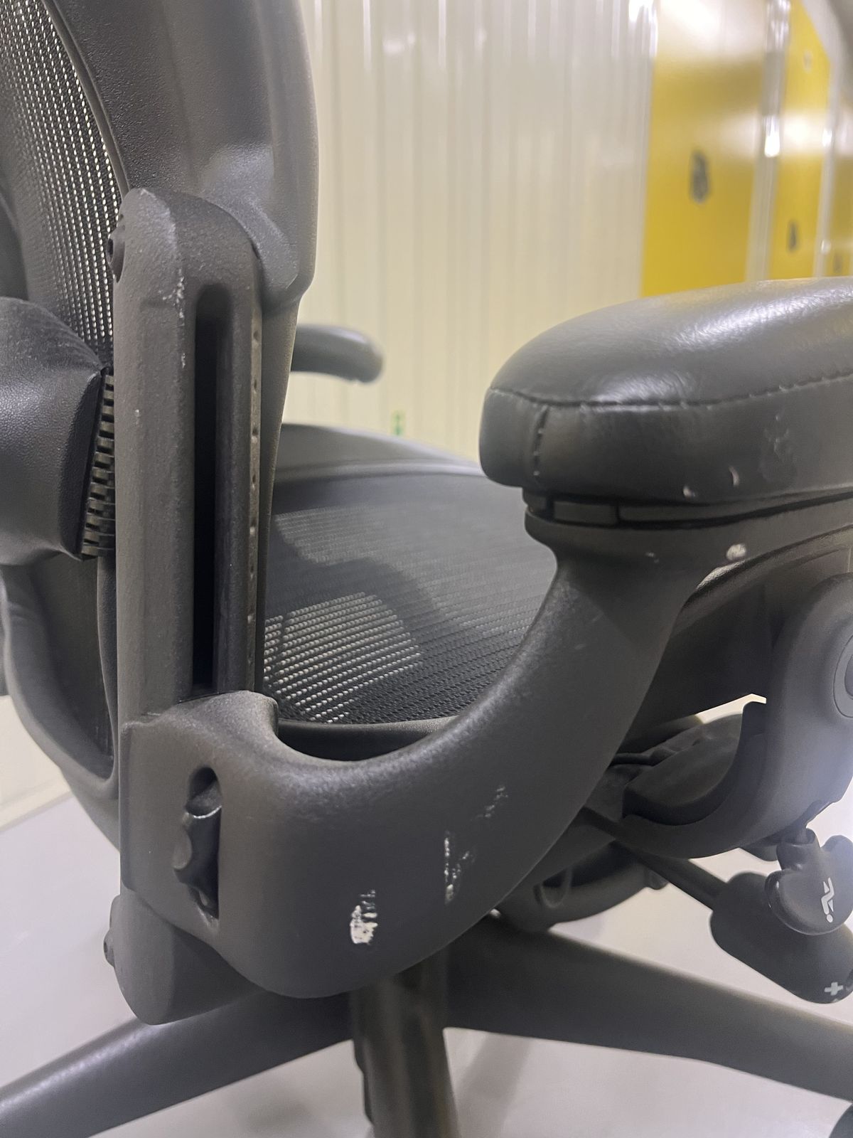 Herman Miller Desk Chair, 21st Century photo vinterior