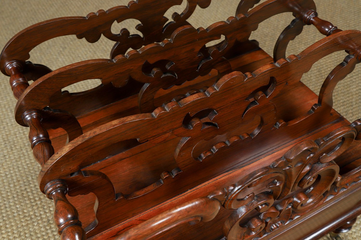 photo vintage English Regency Rosewood Canterbury Newspaper Magazine Sheet Music Paper Rack Tidy Stand (Circa 1830)
