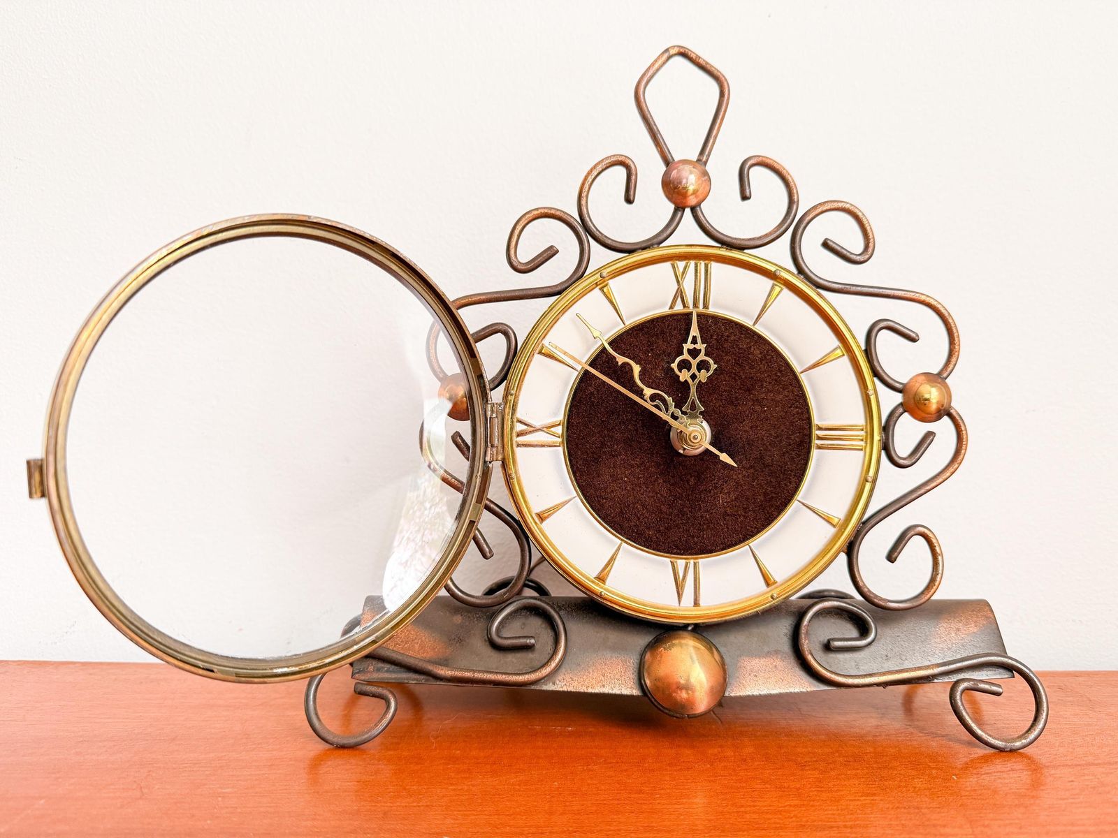 Vintage Jacob Palmtag Electric Table Clock   Brass, Glass   Dutch Design   60/70s   Art Deco   Nufa   Kortana   Mid Century photo furniture
