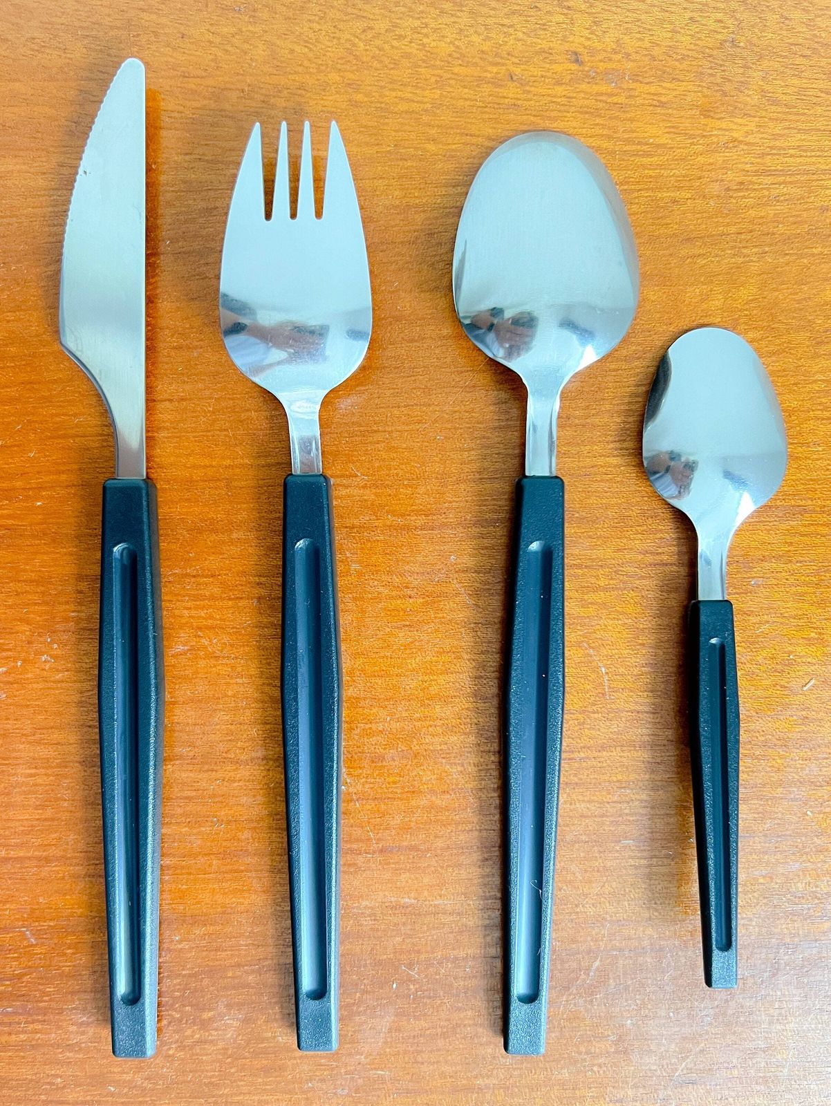 photo furniture Ikea 'Alert' Cutlery Set   20 Pieces   Design By Franz James