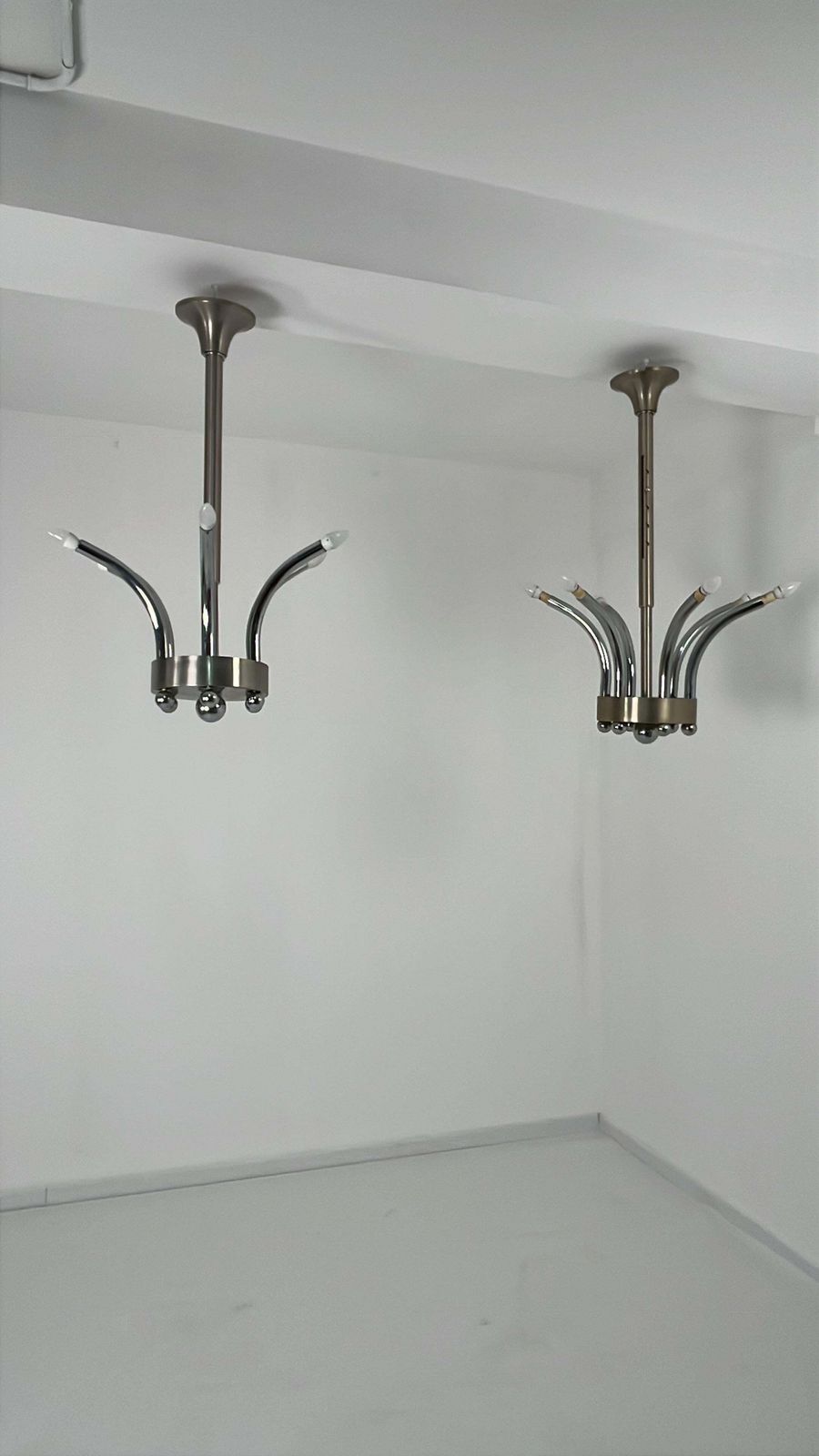 Lighting Set Of 2 Height Adjustable Chrome Metal Chandeliers Gaetano Sciolari 1970s photo