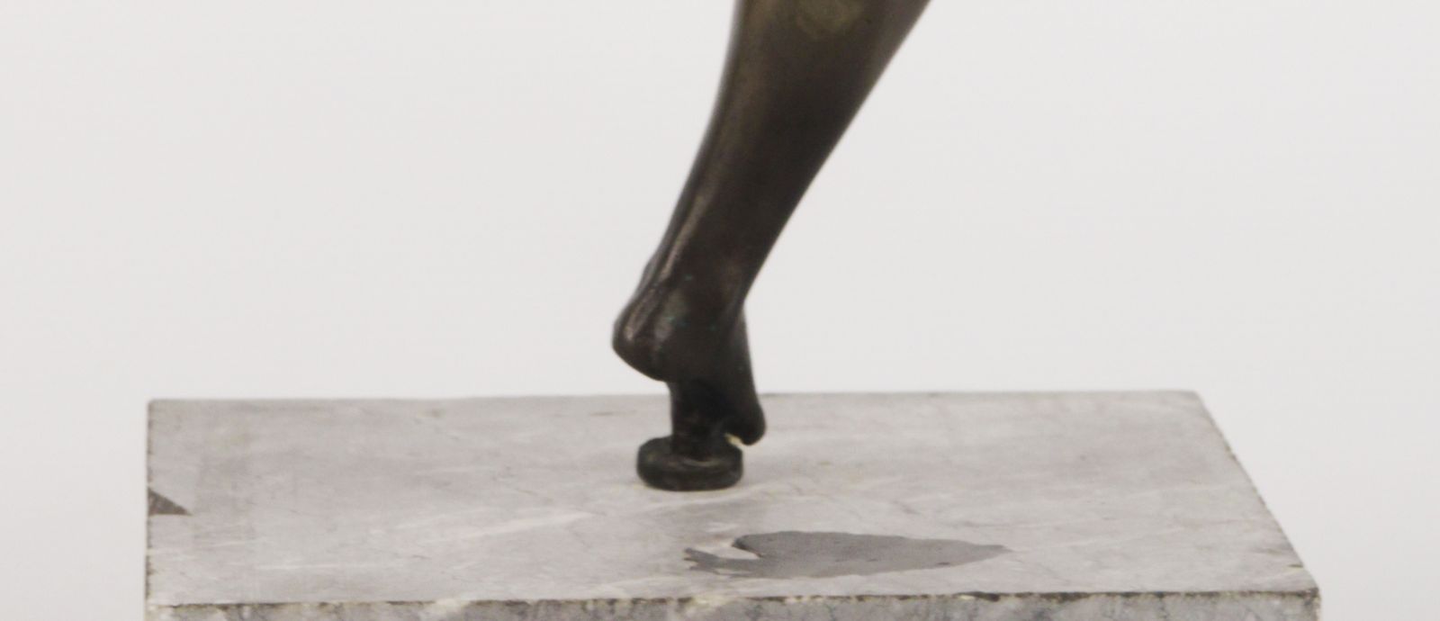 photo furniture 20th Century Bronze Figurative Sculpture Of A Nude Woman By Argentine Sculptor José Mariano Pagés