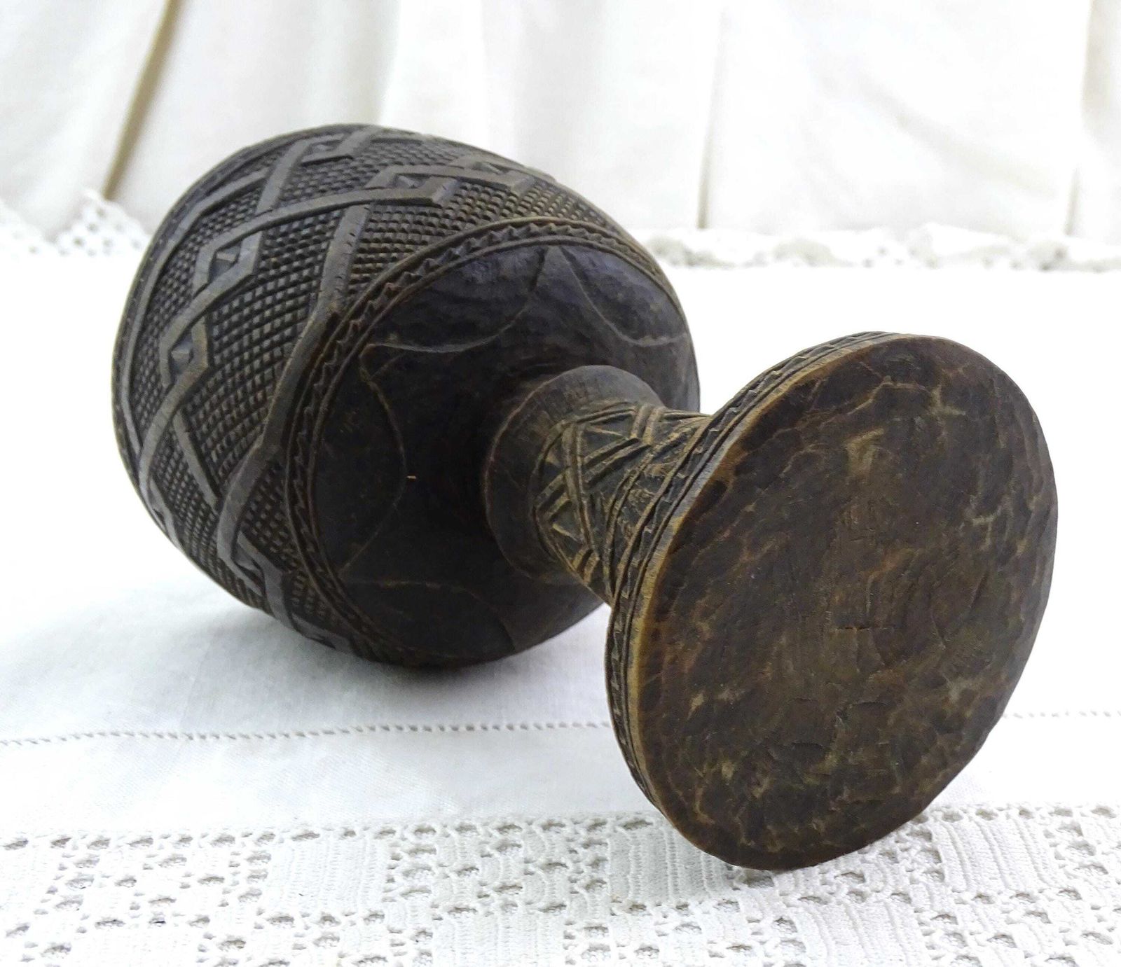 Antique African Wooden Royal Kuba Palm Wine Goblet With Carved Knot Work Pattern Nnaam And Makwoonglmatey, Retro Wood Cup From Africa photo Home Decor