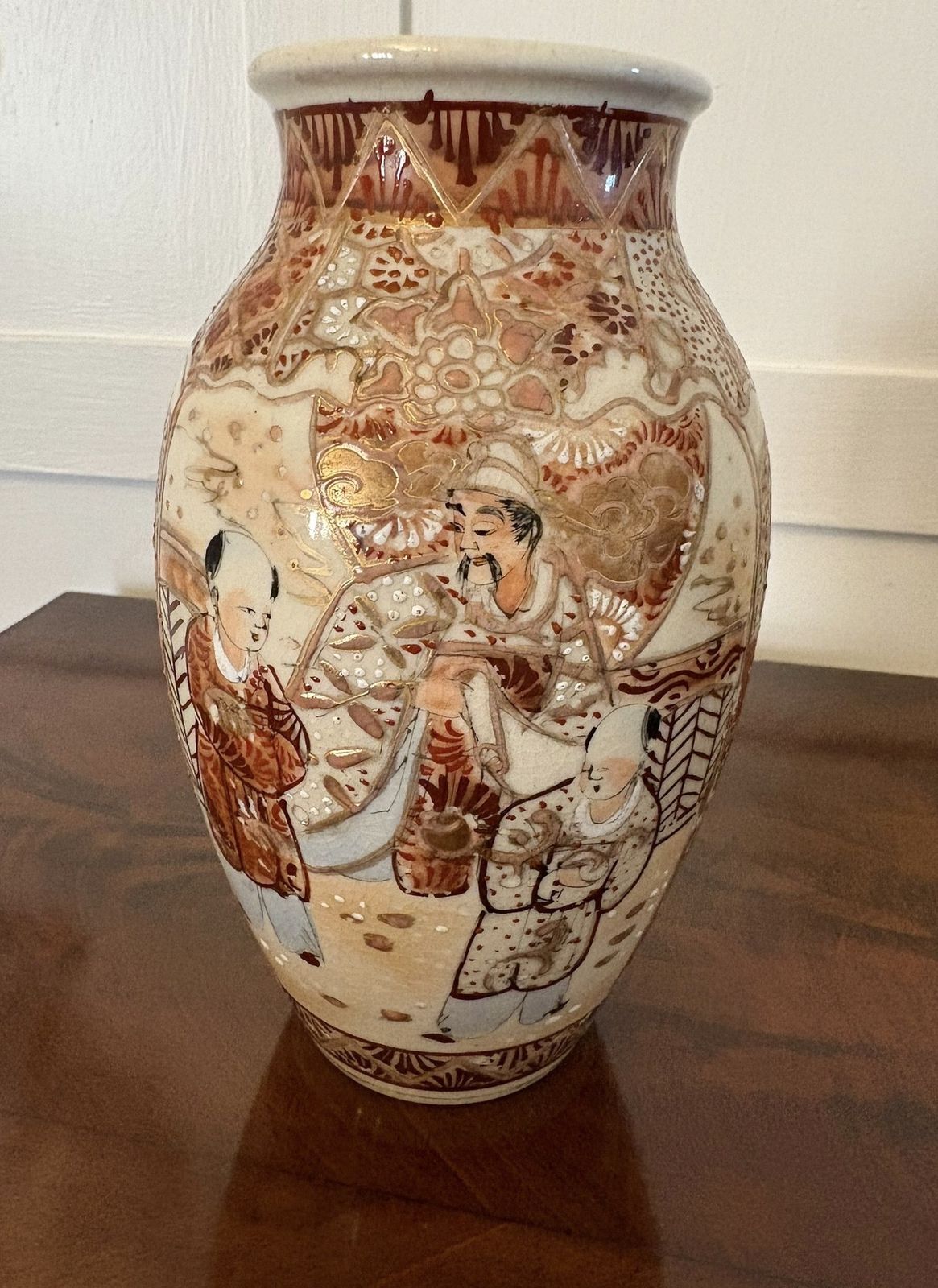 photo furniture Pair Of Antique Early 20th Century Quality Satsuma Vases