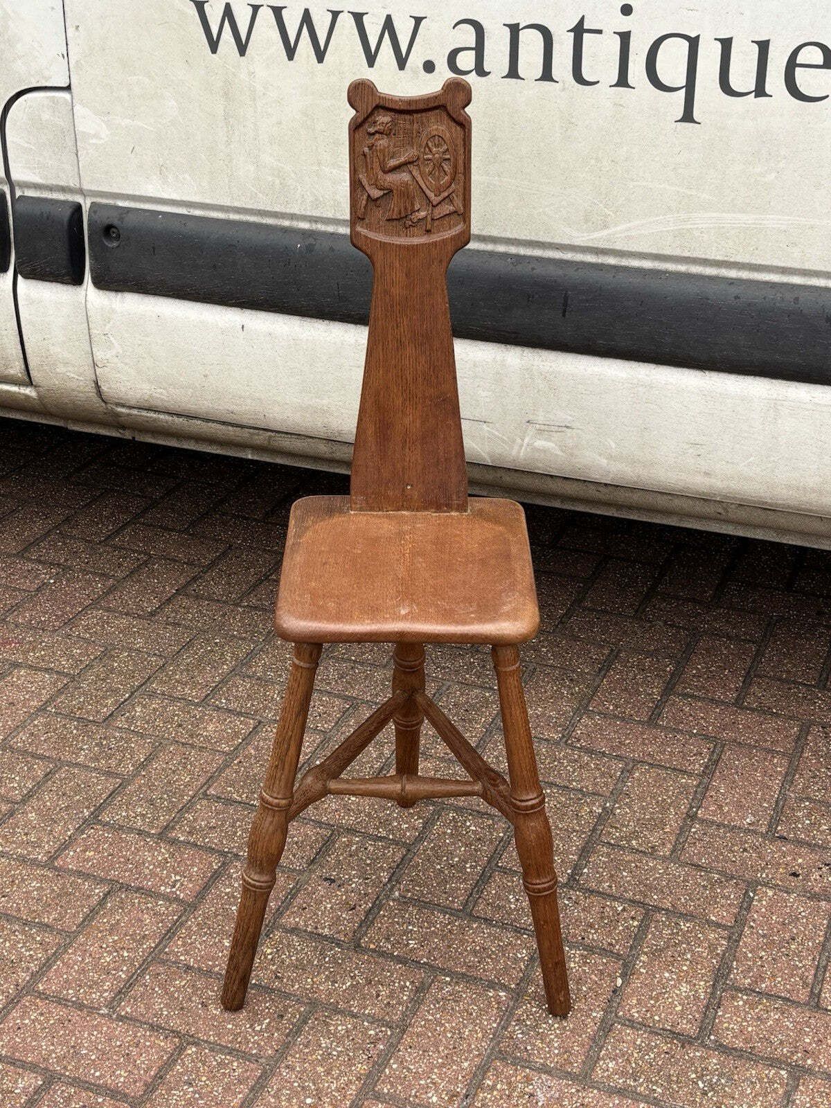 English Light Oak Spinning Chair With Carved Decoration. photo furniture