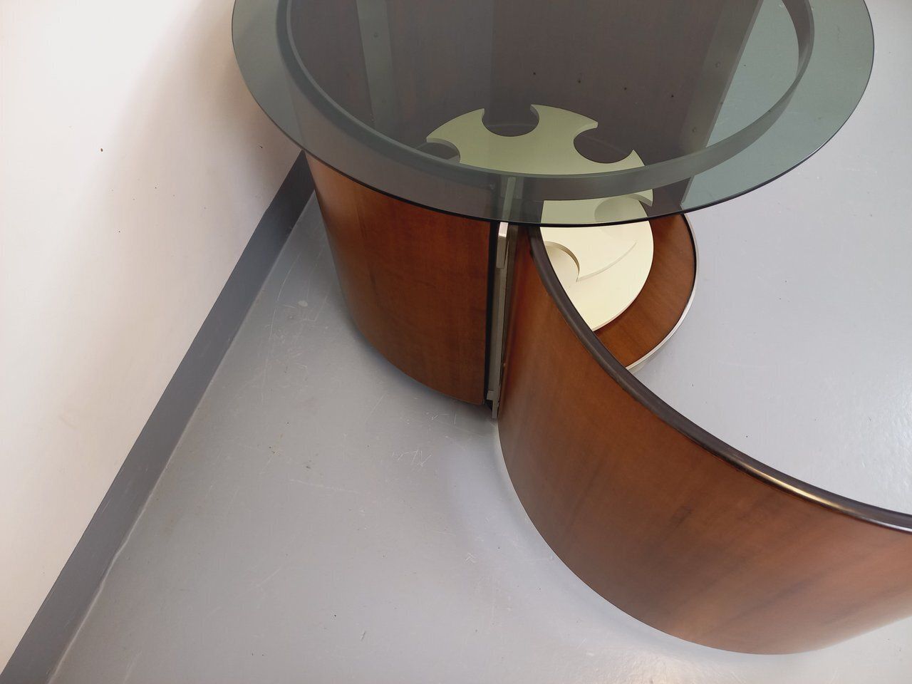 photo buy Round Coffee Table With Swivel Bar By Eugenio Gerli For Tecno In Teak