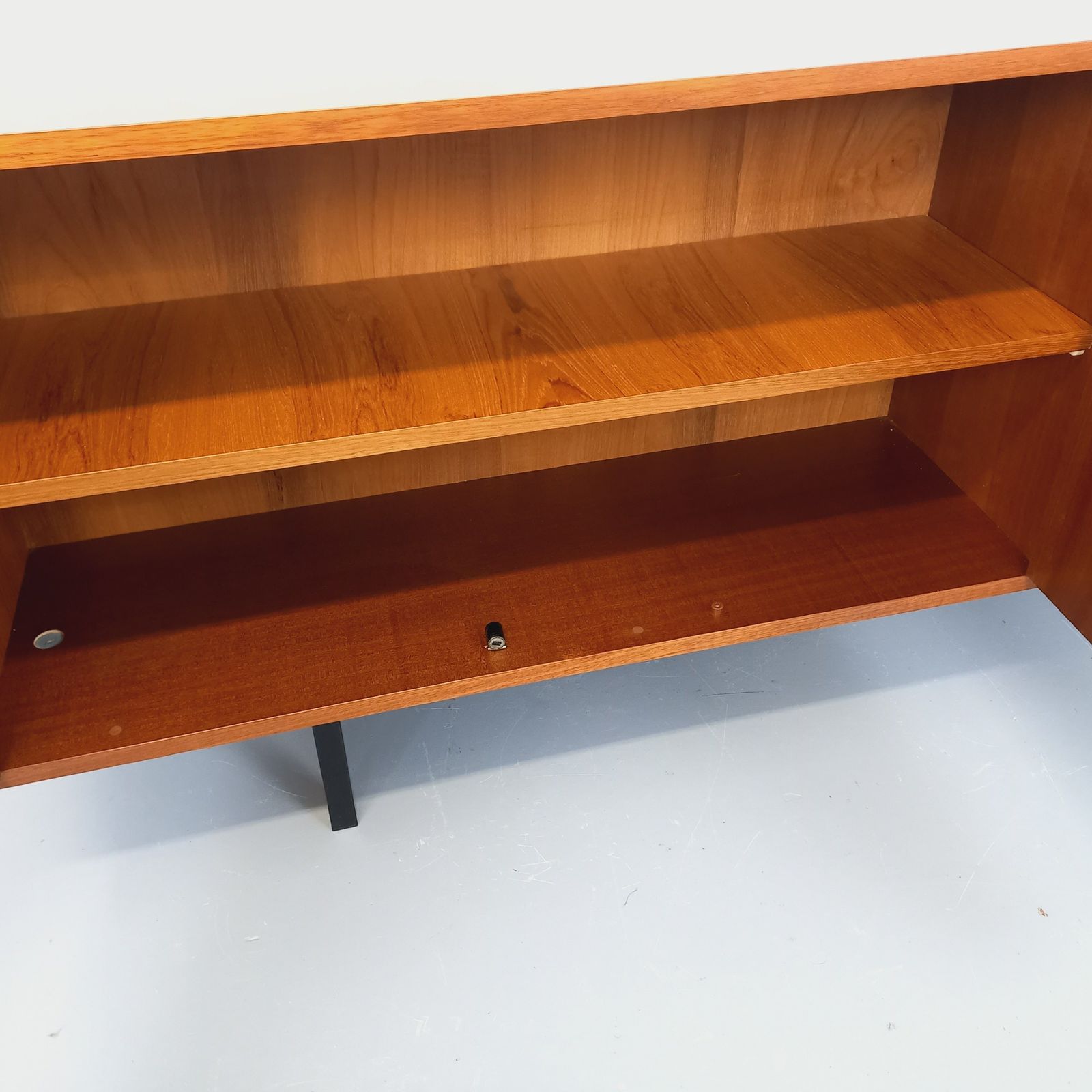 photo vinterior Modernist Sideboard In Teak With Black Metal Legs