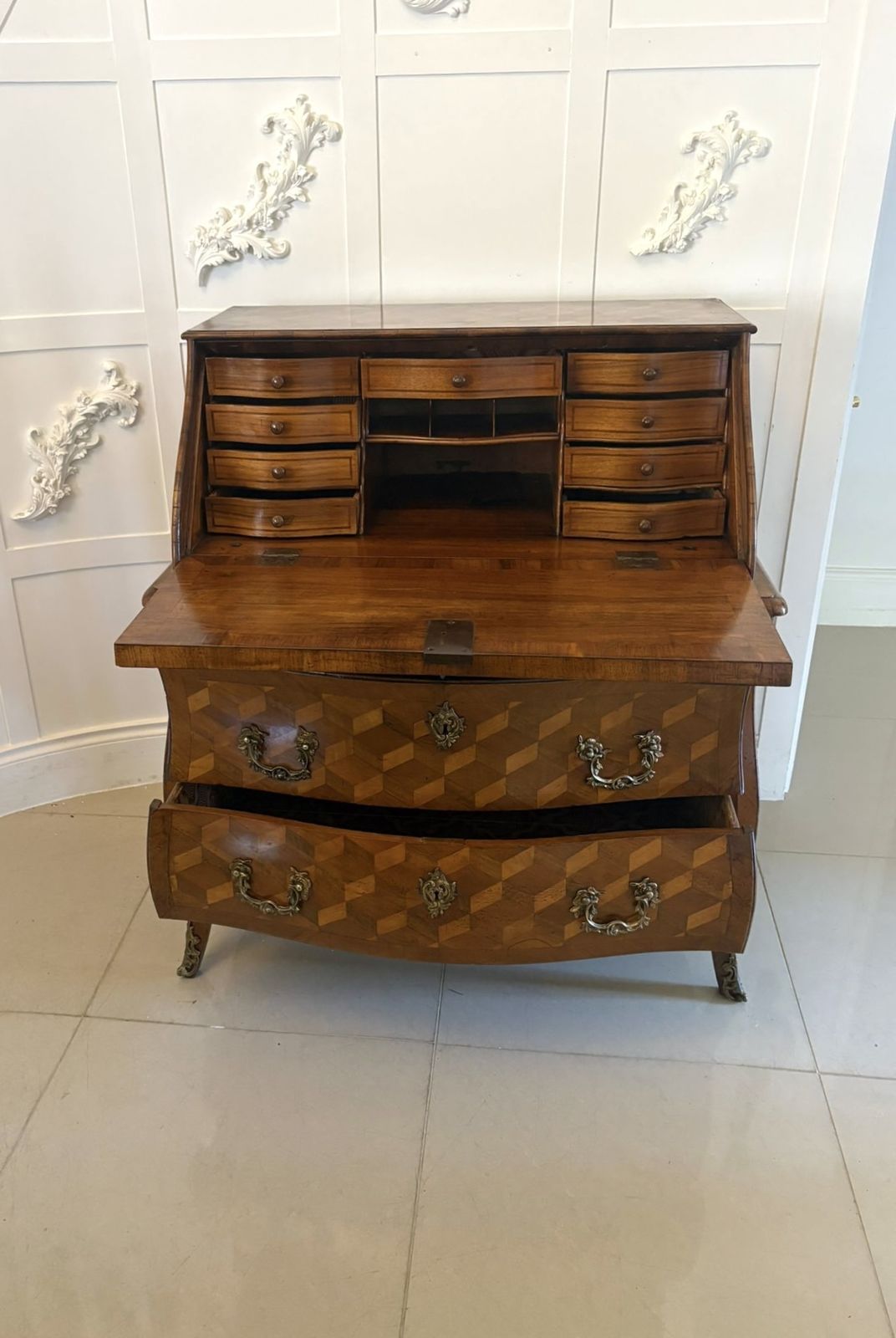 Outstanding Quality Antique 18th Century French Walnut Inlaid Parquetry Bombe Shaped Bureau photo vintage
