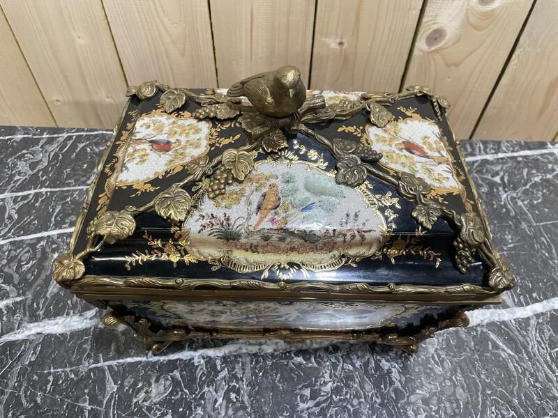 Coffret En Porcelaine Polychrome Et Dorée à Monture Bronze Napoleon III photo vinterior