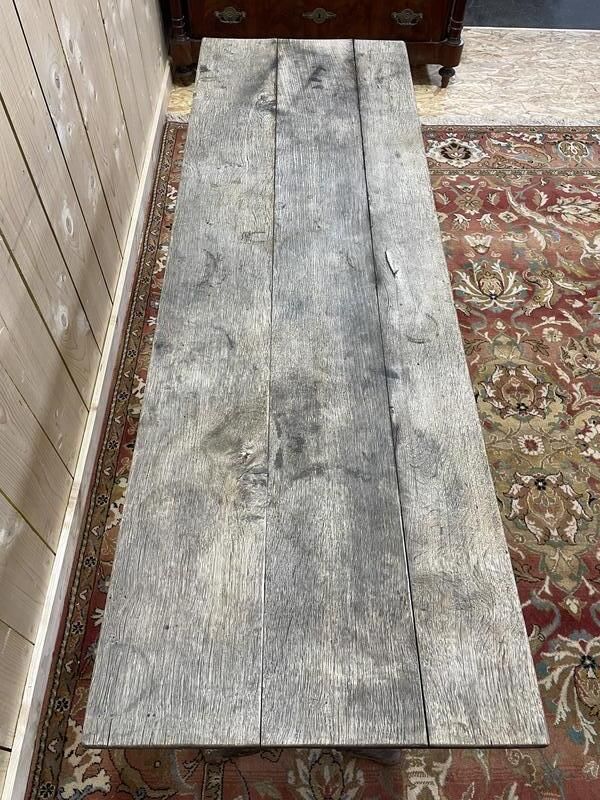 Table De Bistrot En Fonte De Fer Et Plateau Bois photo vinterior