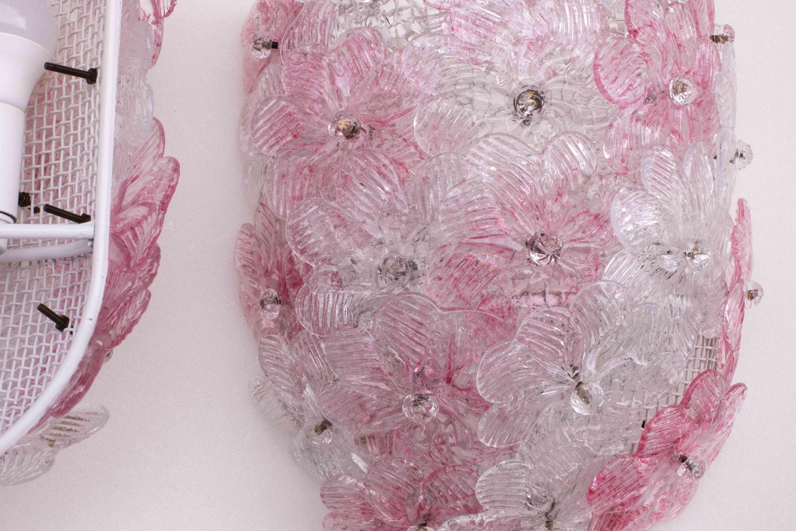photo vinterior Set Of Murano Ceiling Light And 2 Murano Wall Light Pink Flower By Seguso, 1970