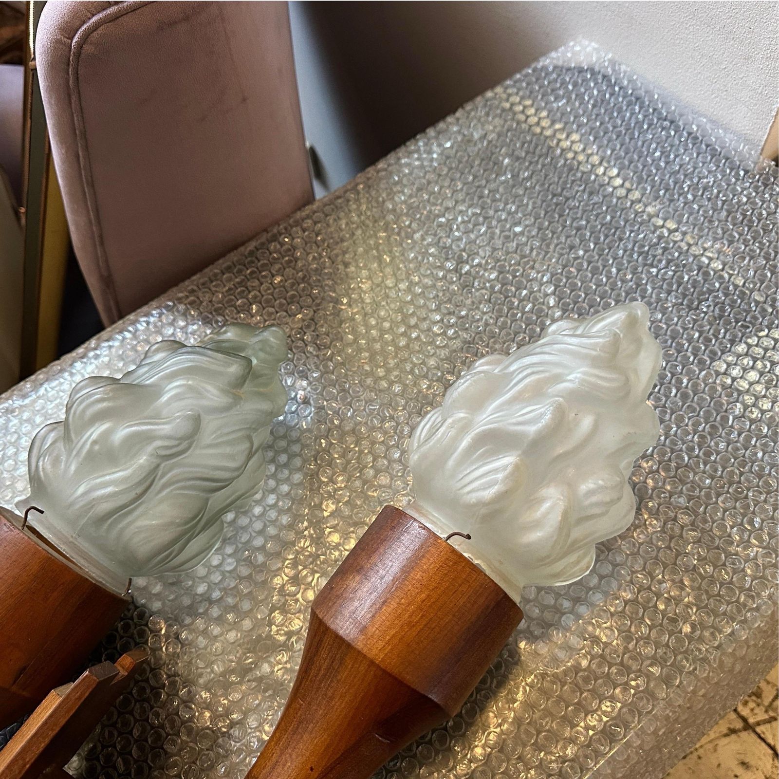 photo vinterior Set Of Two 1940s Art Deco Wood And Glass Italian Wall Sconces