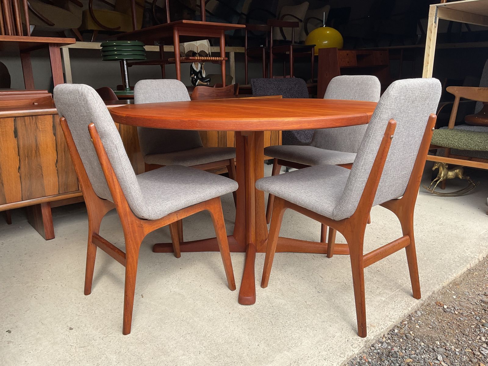 photo buy Dining Chairs Designed By Greaves & Thomas For Schreiber, 1960s, Set Of 4