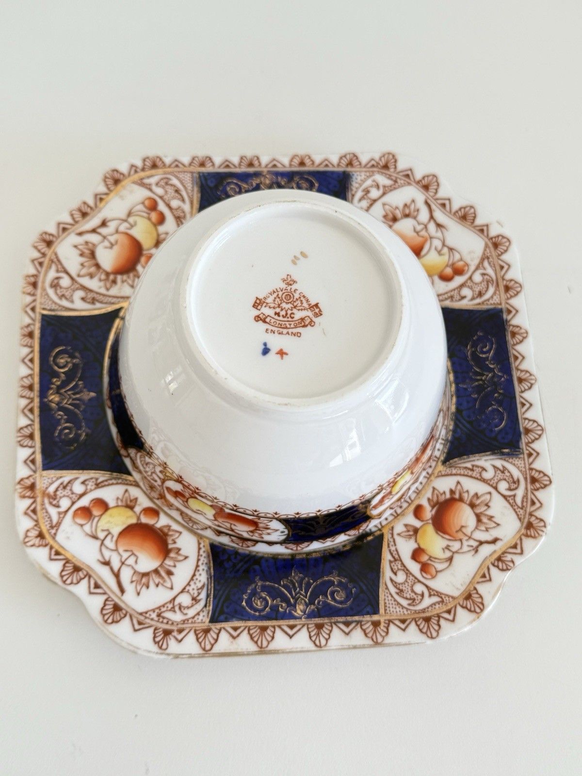 photo vinterior Early Antique Gold Gilded Royal Vale English Bone China Cup & Saucer (Circa 1913)