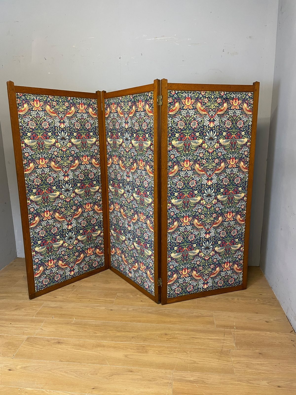 Arts And Crafts Oak Three Panel Screen In William Morris Strawberry Thief Velvet Fabric