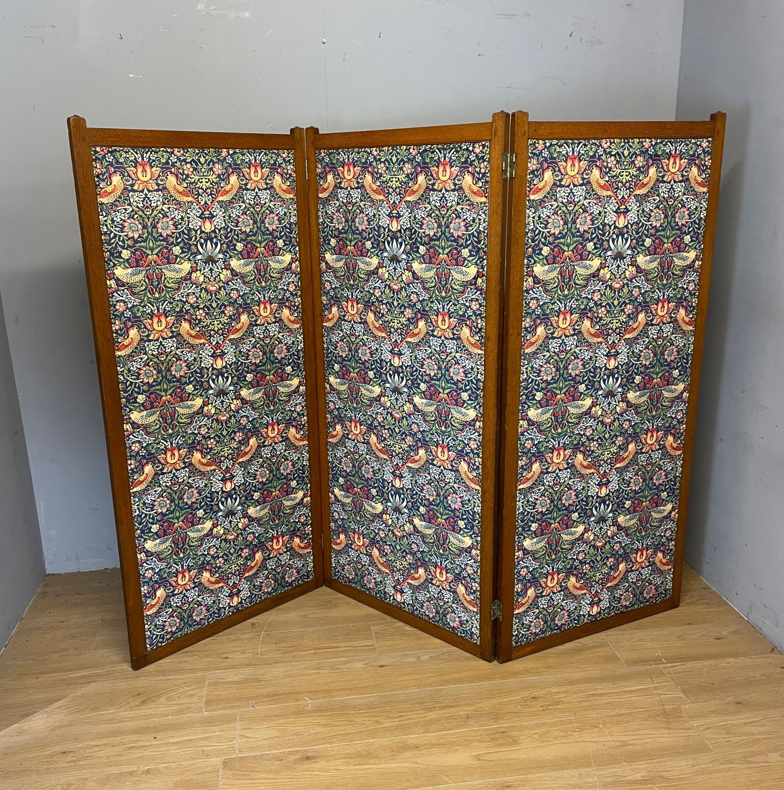 Home Decor Arts And Crafts Oak Three Panel Screen In William Morris Strawberry Thief Velvet Fabric photo