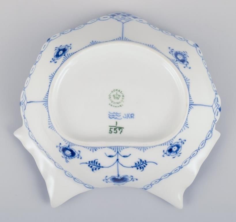 Royal Copenhagen Blue Fluted Half Lace, Mussel Shaped Bowl In Porcelain. photo buy