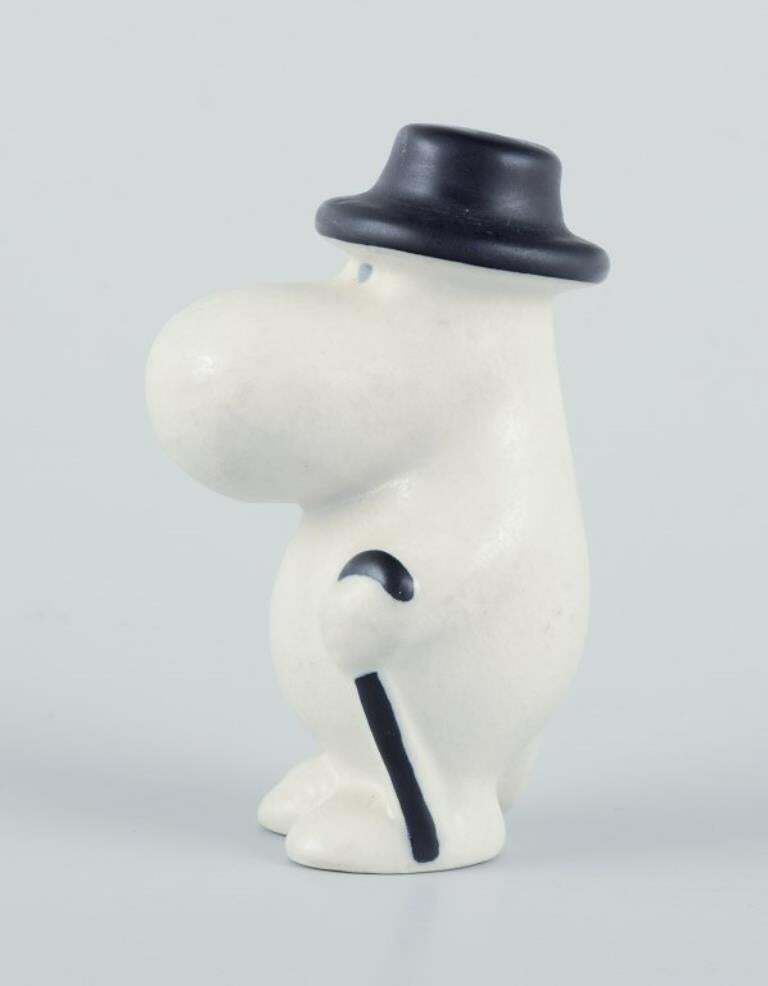 Arabia, Finland. Hand Painted Ceramic Figurine Of Moominpappa From The Moomins. photo vinterior