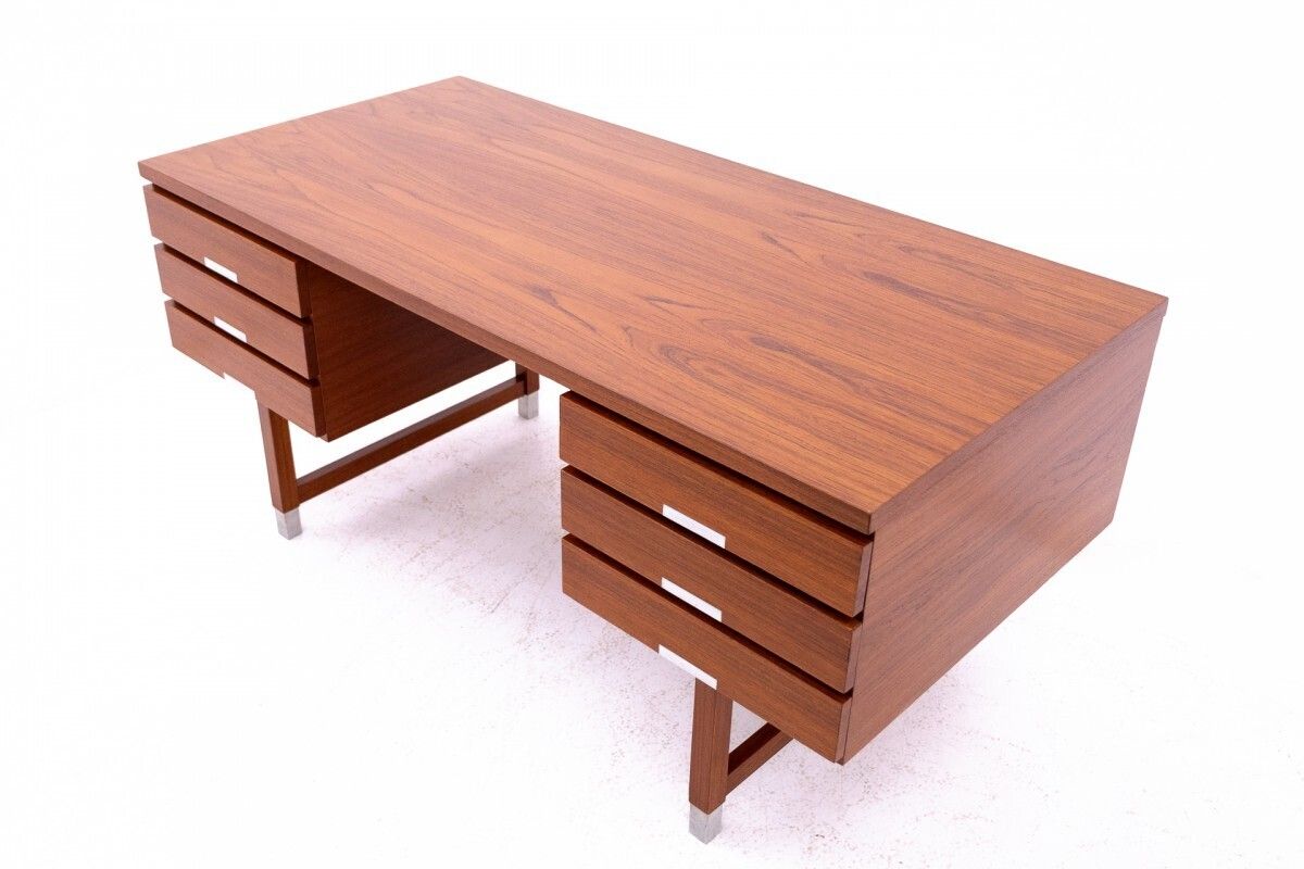 Teak Desk, Eigil Petersens Mobelfabrik, Denmark, 1960s. After Renovation. photo vinterior