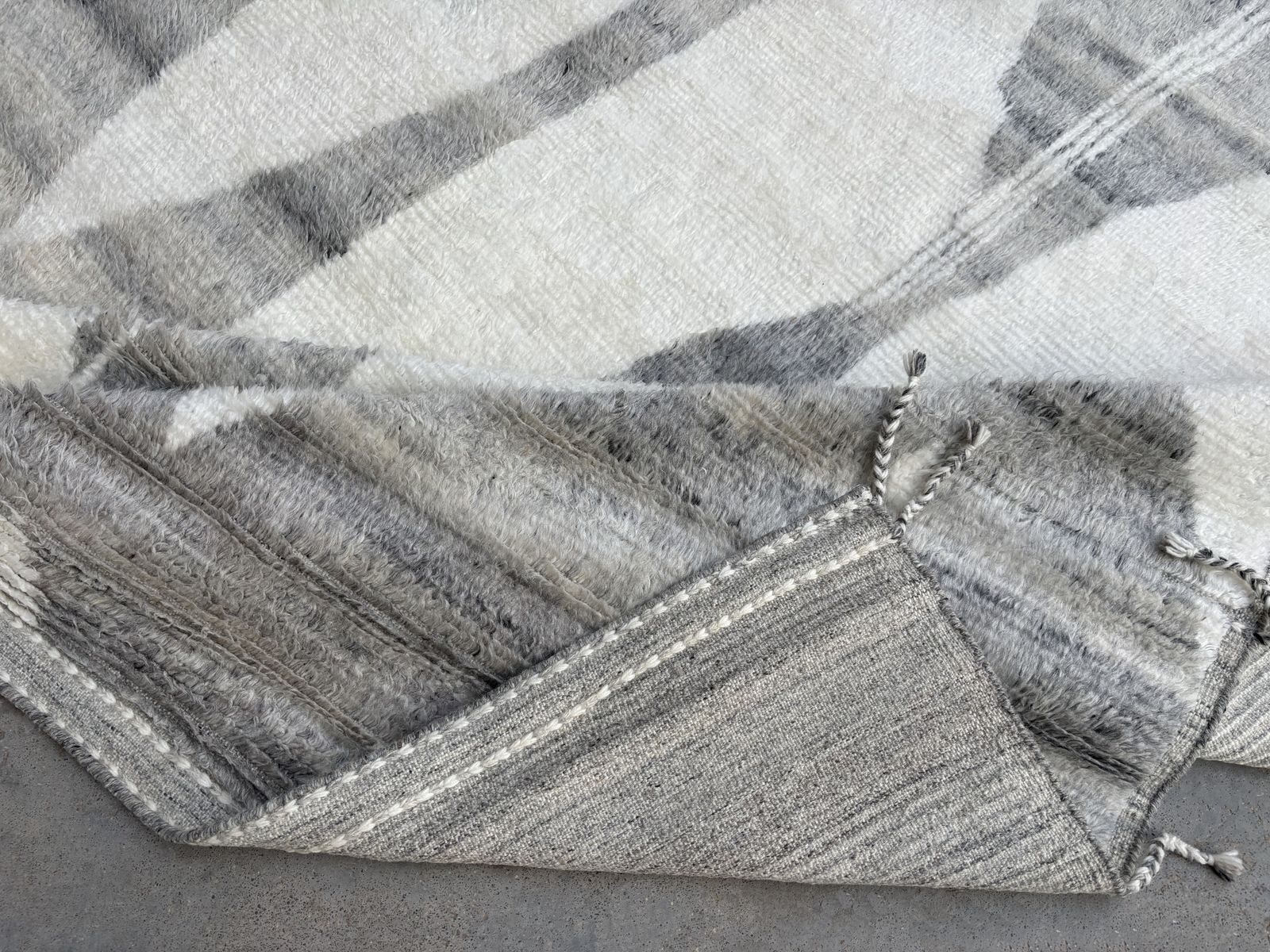 245x305 Cm Moroccan Style Area Rug. Vintage Handknotted Carpet. 100% Natural Wool photo for sale