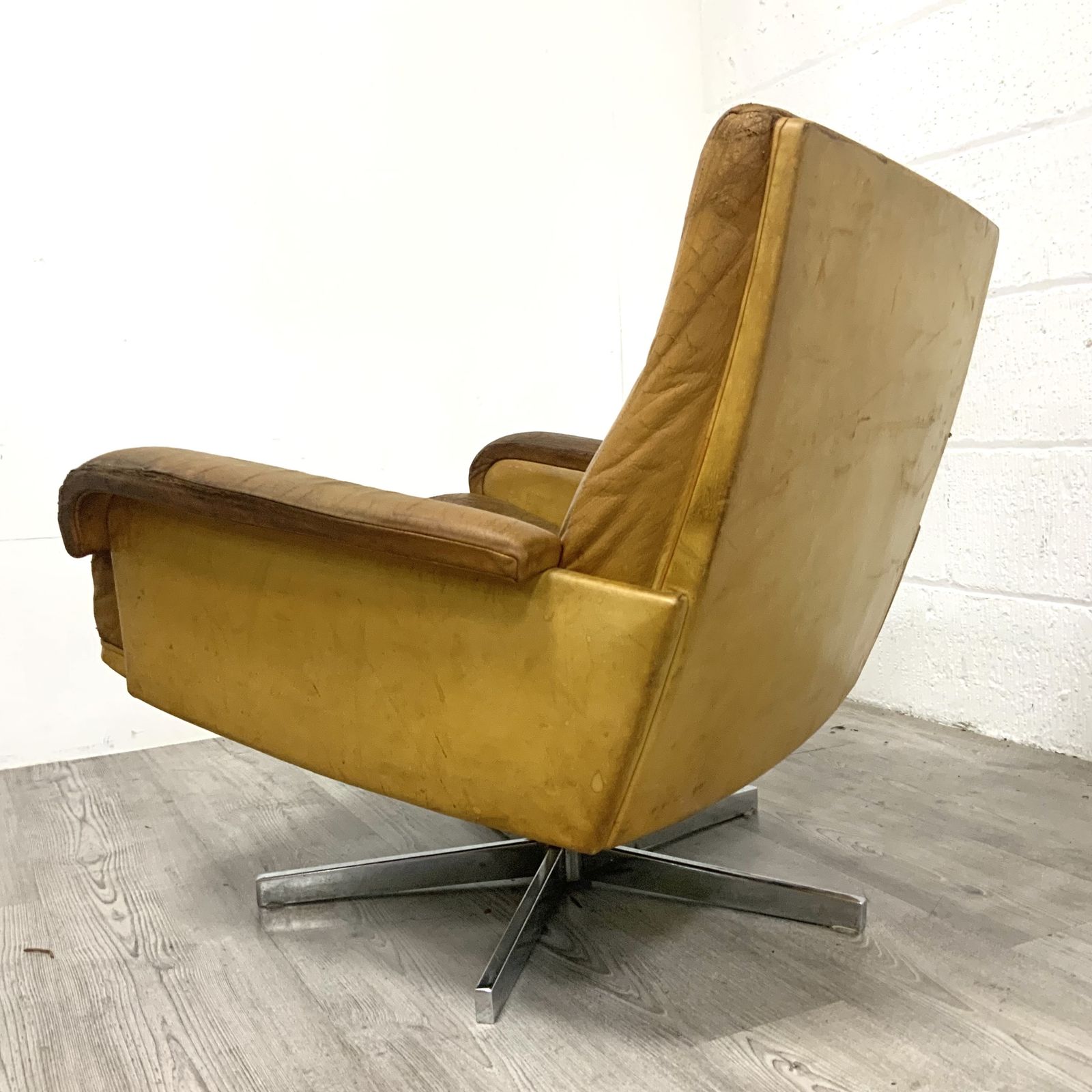 1970s Vintage De Sede Ds 35 Swivel Lounge Chair In Cognac Leather photo 1550.0