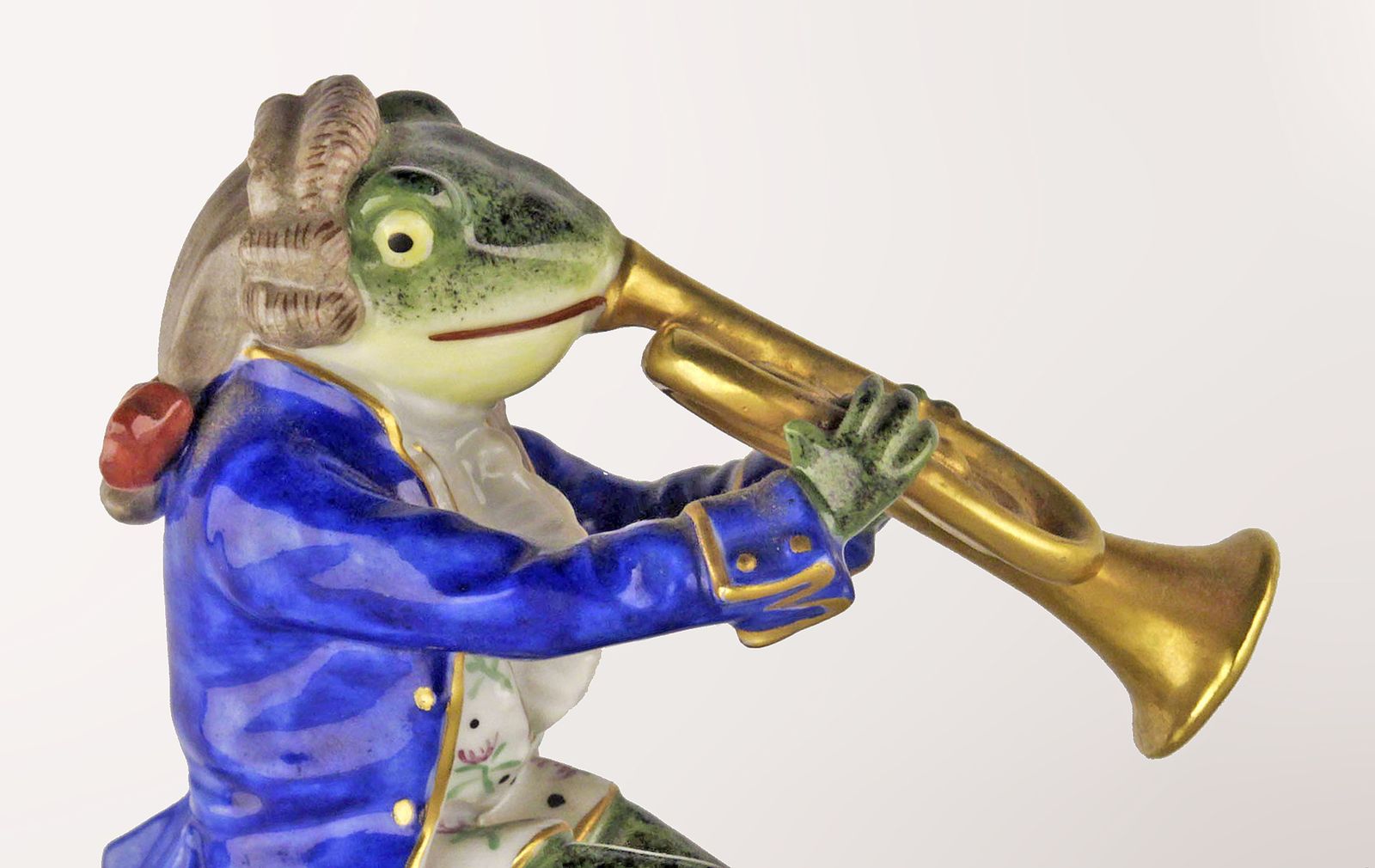 Belle époque German Glazed Porcelain Figurine Of A Brass Playing Frog By Goebel Company photo vinterior