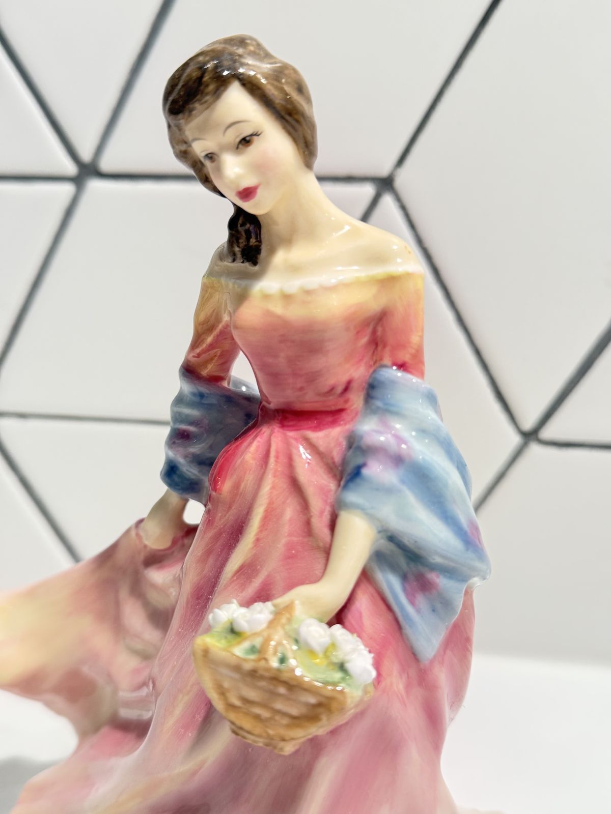 Royal Doulton "Summer Scent" Hn3955 Perfect Condition photo Home Decor