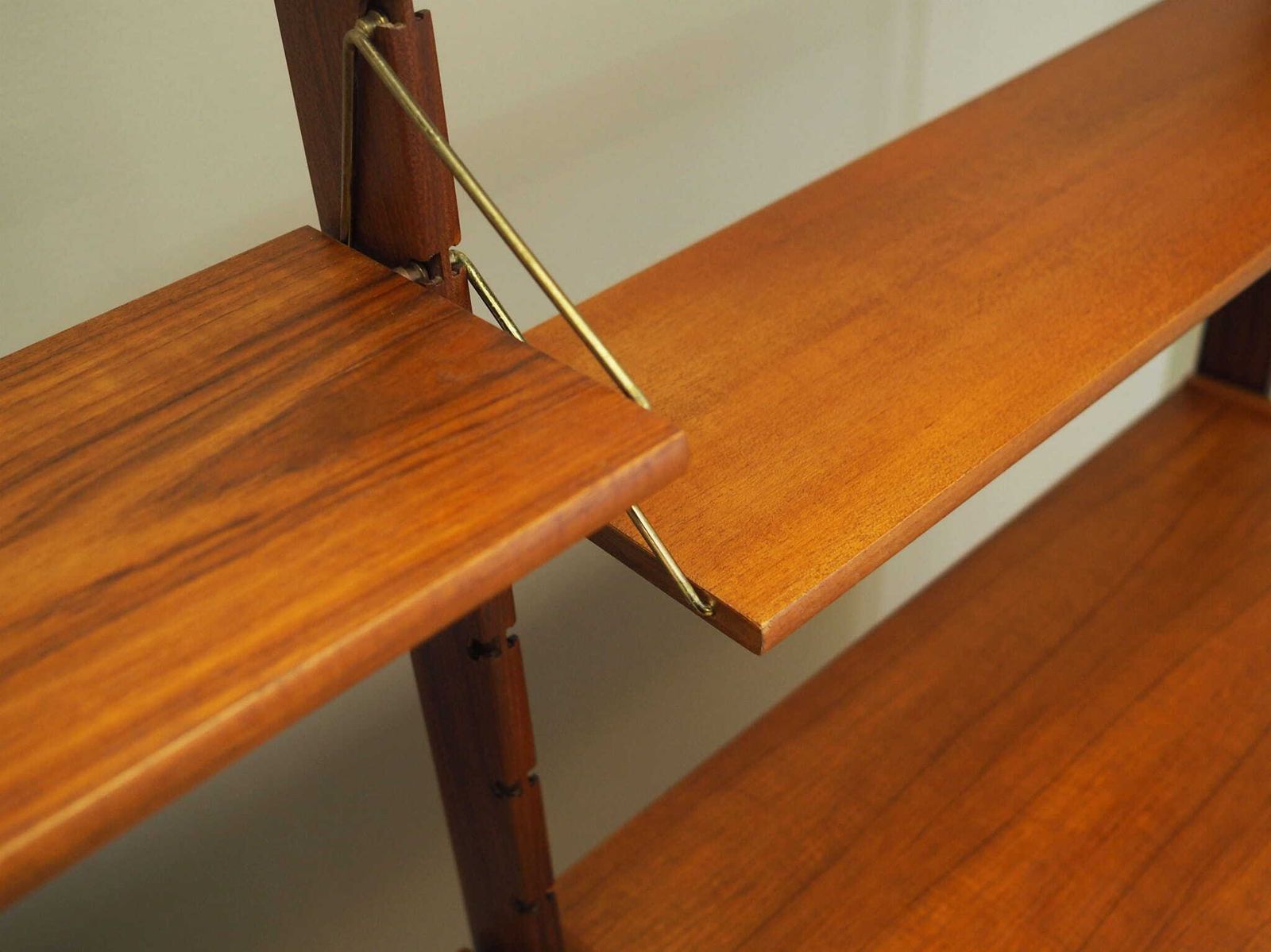 photo vintage Teakhouten Systeemboekenkast, Noors Design, Ca. Jaren 1960, Productie: Blindheim Mobelfabrikk, Ontwerpers: John Texmon & Einar Blindheim