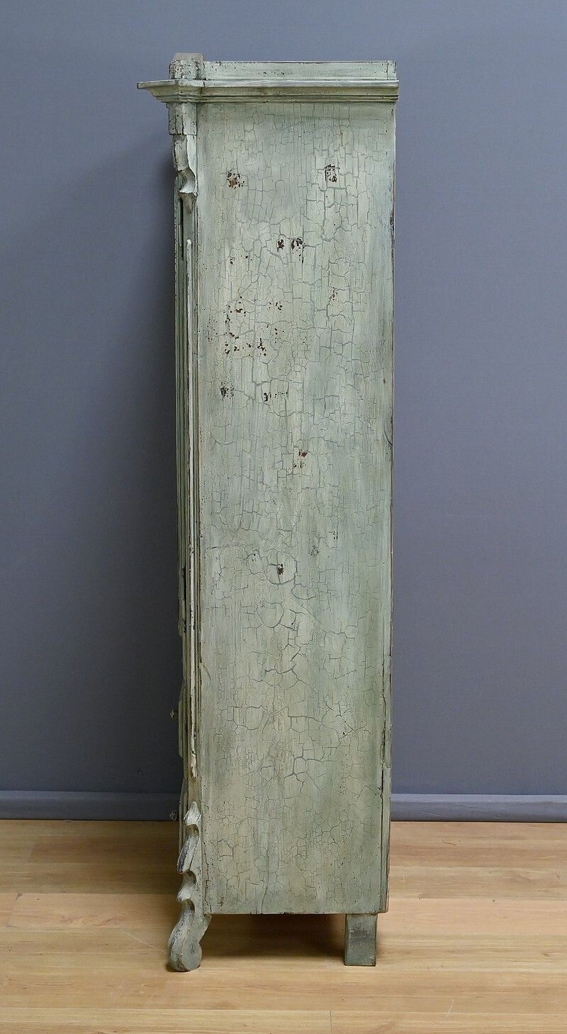photo vintage Painted Wooden Glass Bonnetière – Early 20th Century
