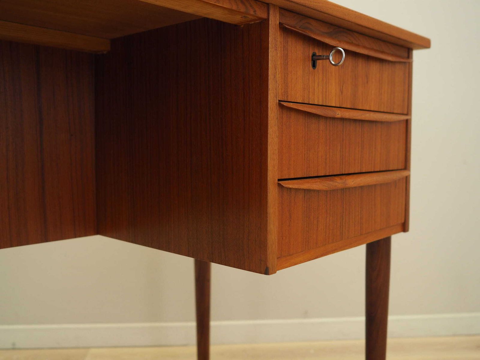 photo furniture Teak Desk, Danish Design, 1960s, Production: Denmark