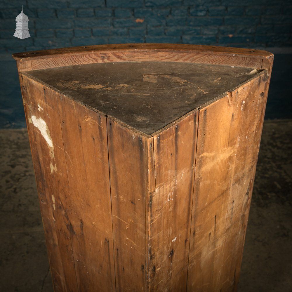 photo vintage Corner Cupboard, Pitch Pine, Traditional