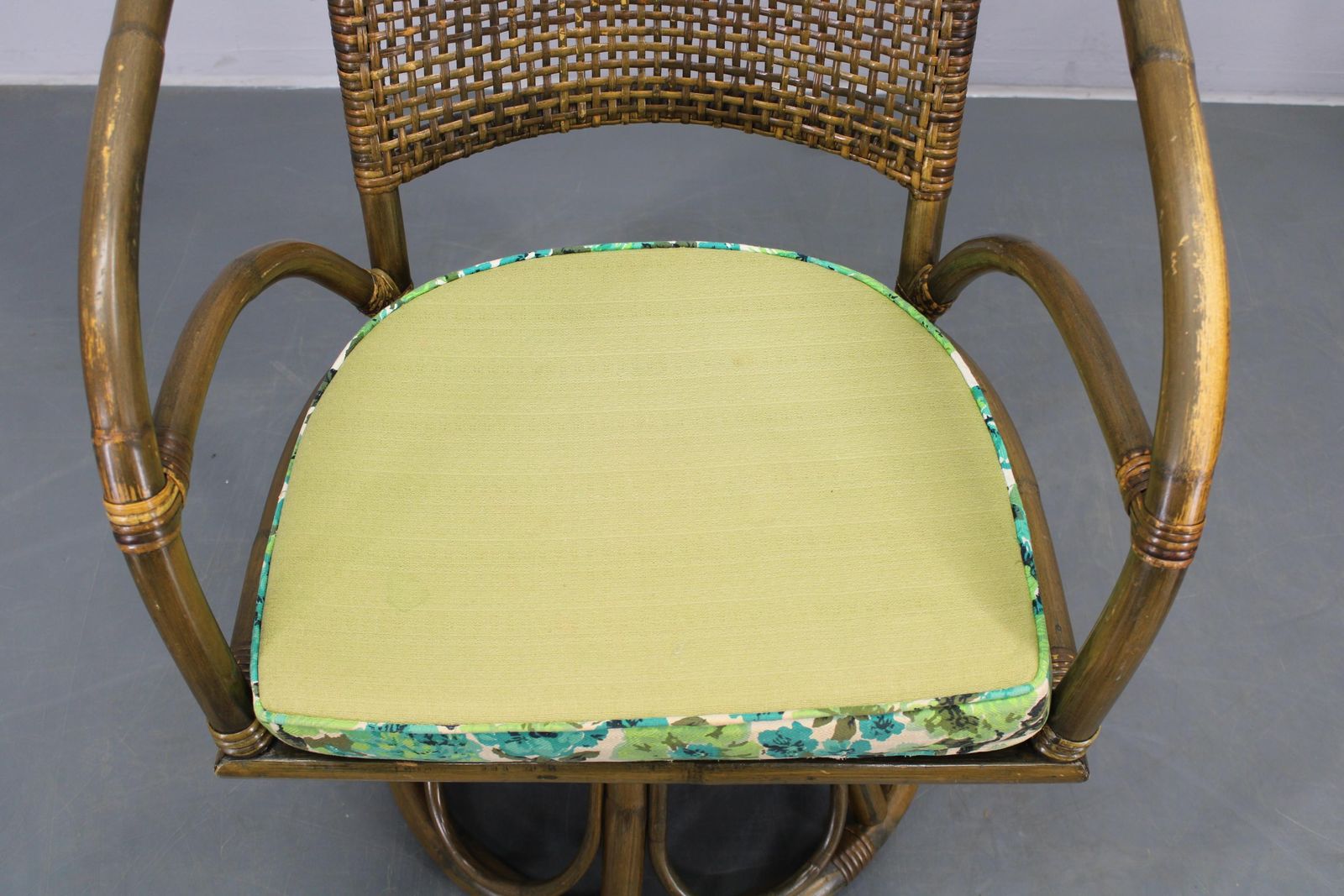1195.0 1980s Set Of Four Rattan Armchairs With Fabric Pillows photo